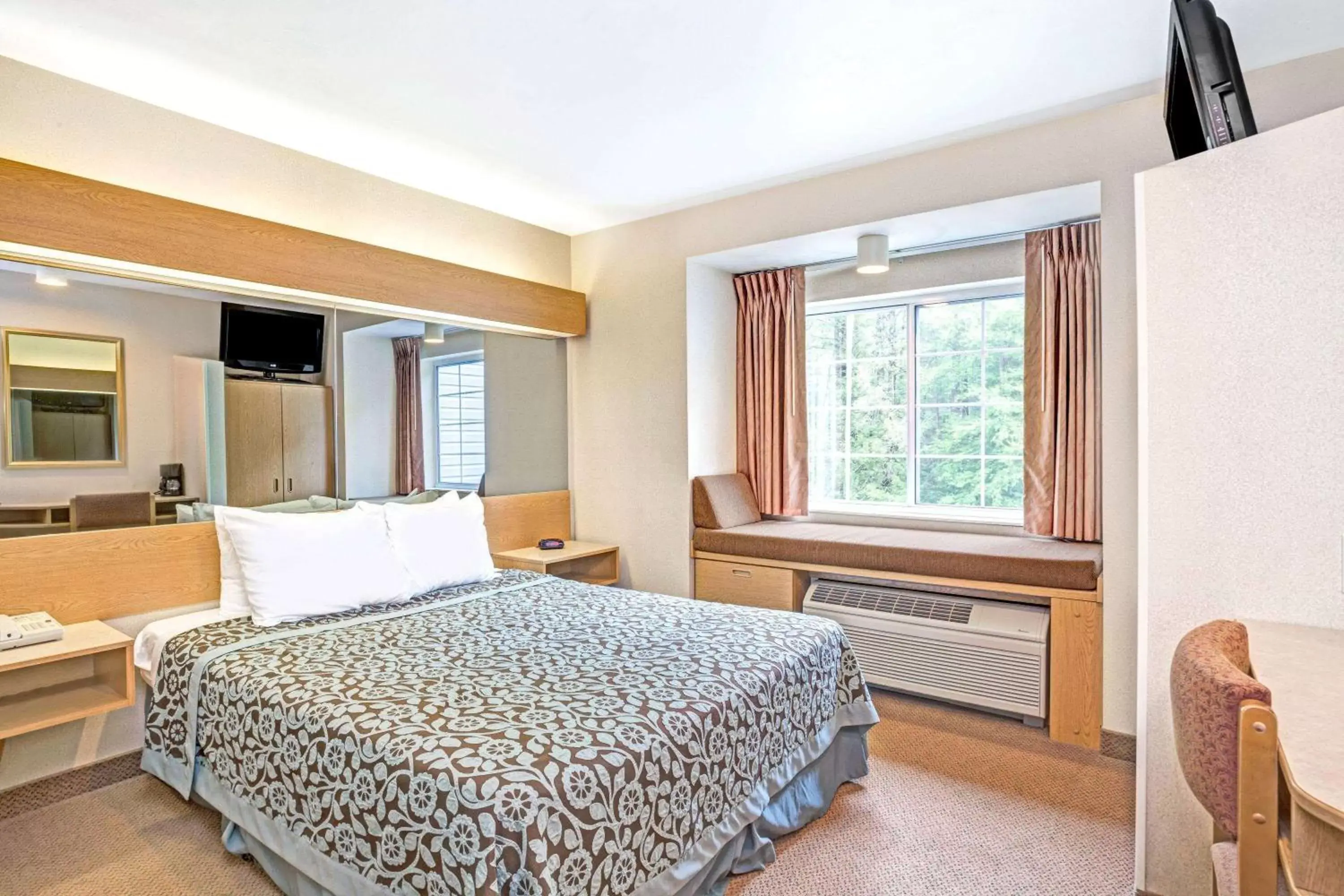 Photo of the whole room, Bed in Days Inn by Wyndham Sturbridge