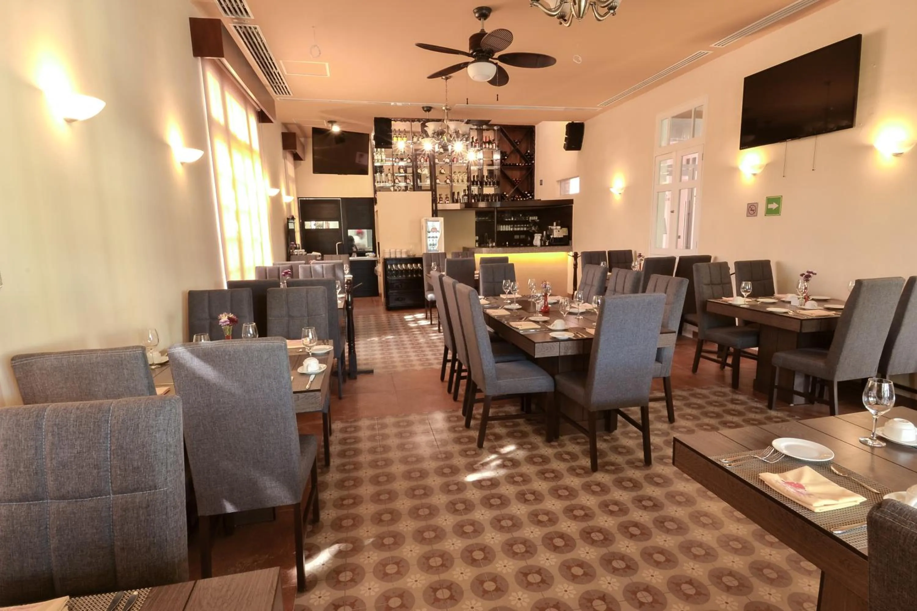 Restaurant/places to eat in Hotel Boutique Real San Juan Center