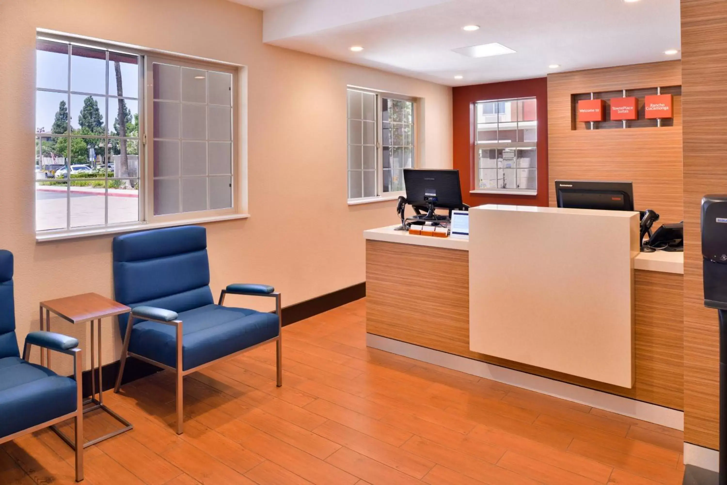 Lobby or reception, Seating Area in TownePlace Suites by Marriott Ontario Airport