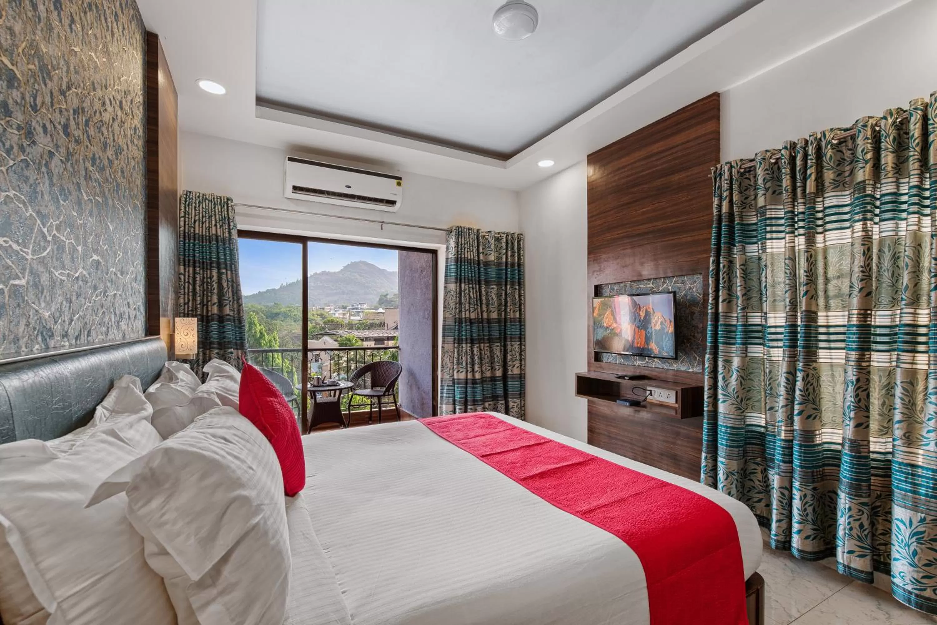 Photo of the whole room, Bed in Mayur Retreat & Spa