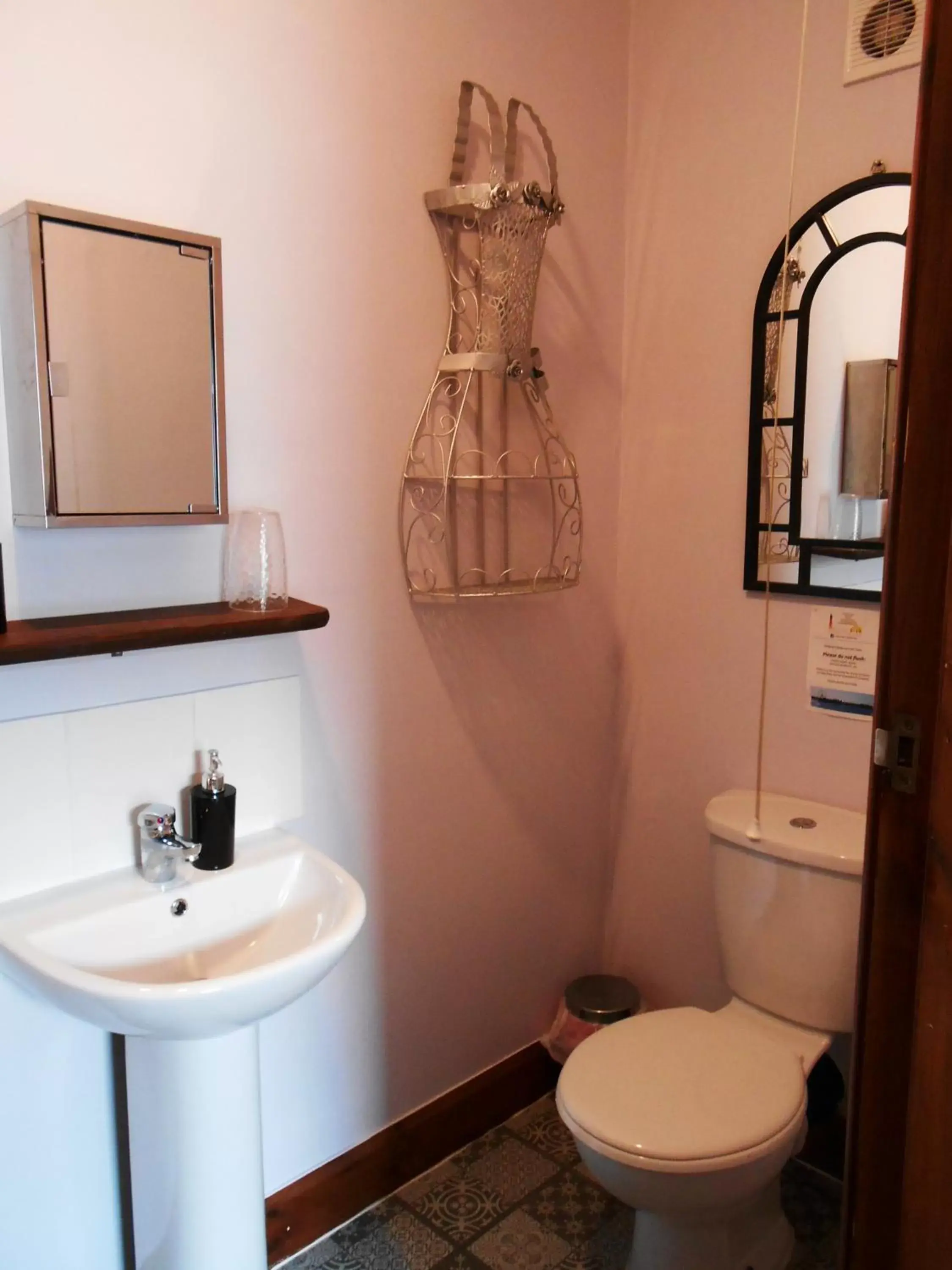 Bathroom in Shore Stay Guest House