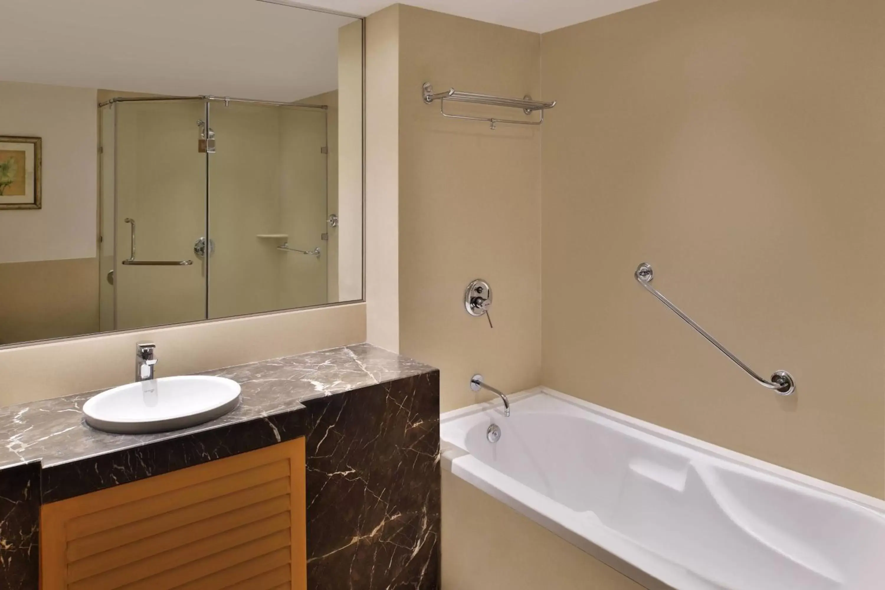 Bathroom in Courtyard by Marriott Chennai