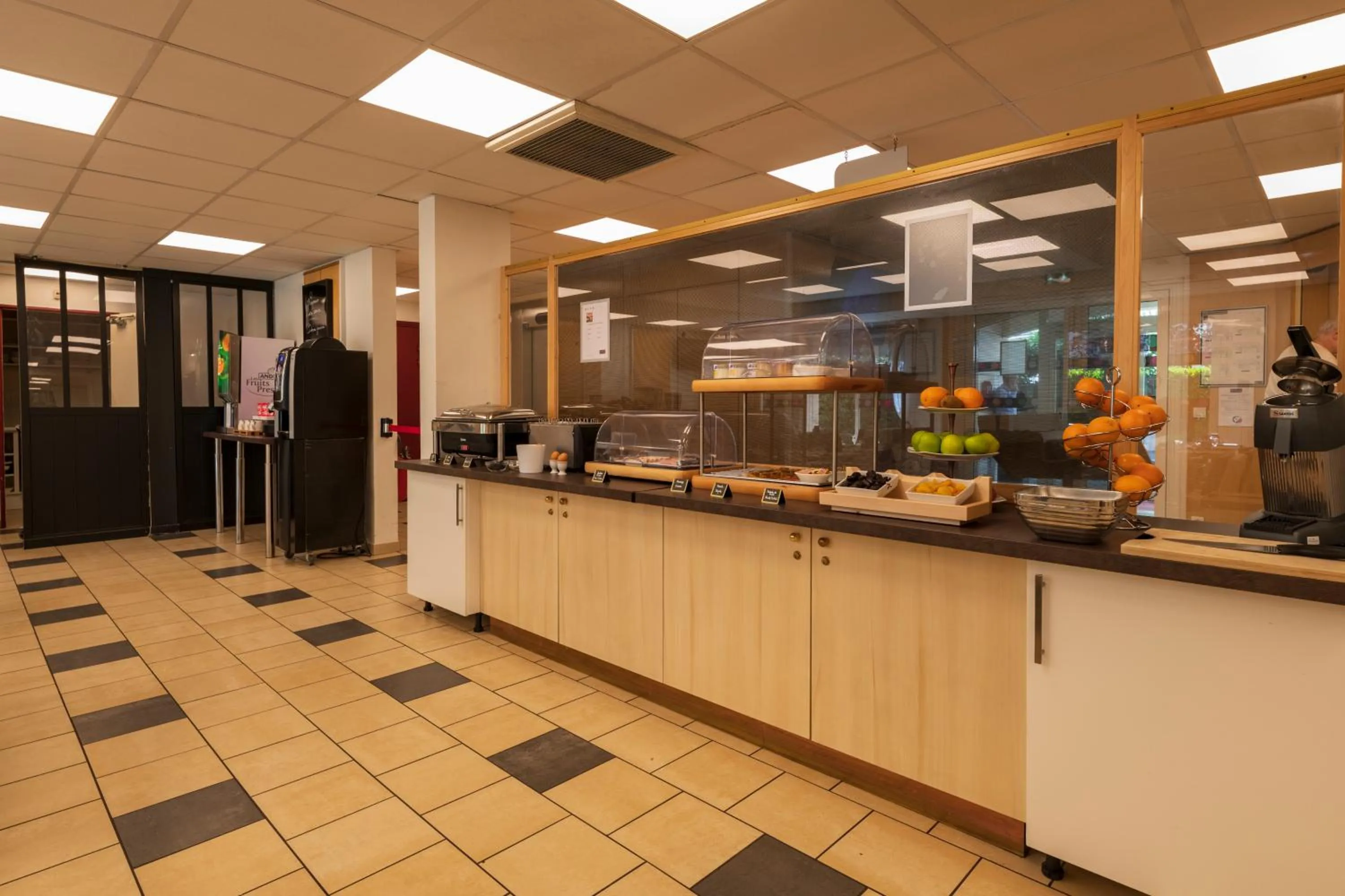 Breakfast in Hotel Cerise Chatou