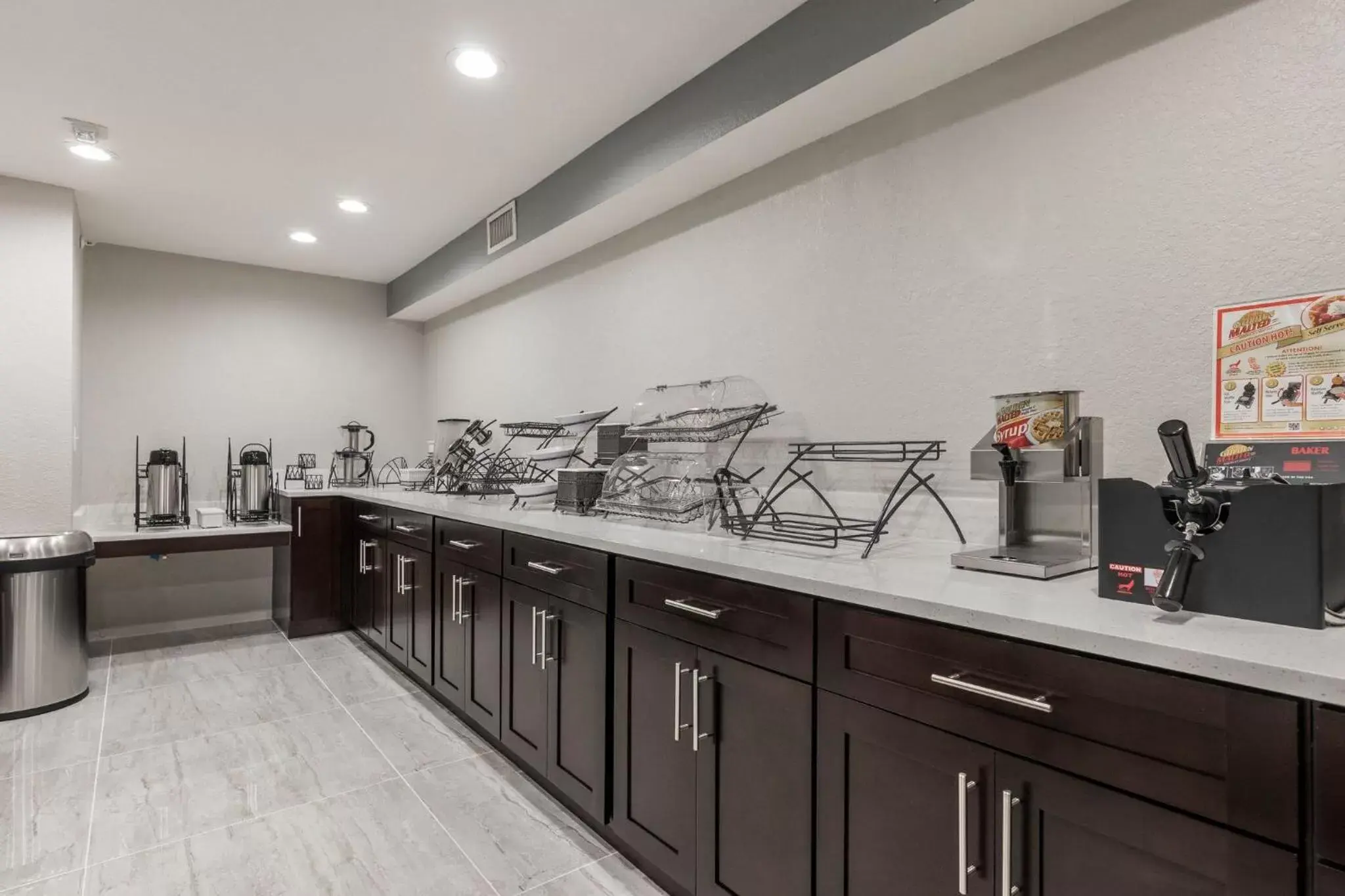 Breakfast, Kitchen/Kitchenette in Baymont by Wyndham Punta Gorda/Port Charlotte