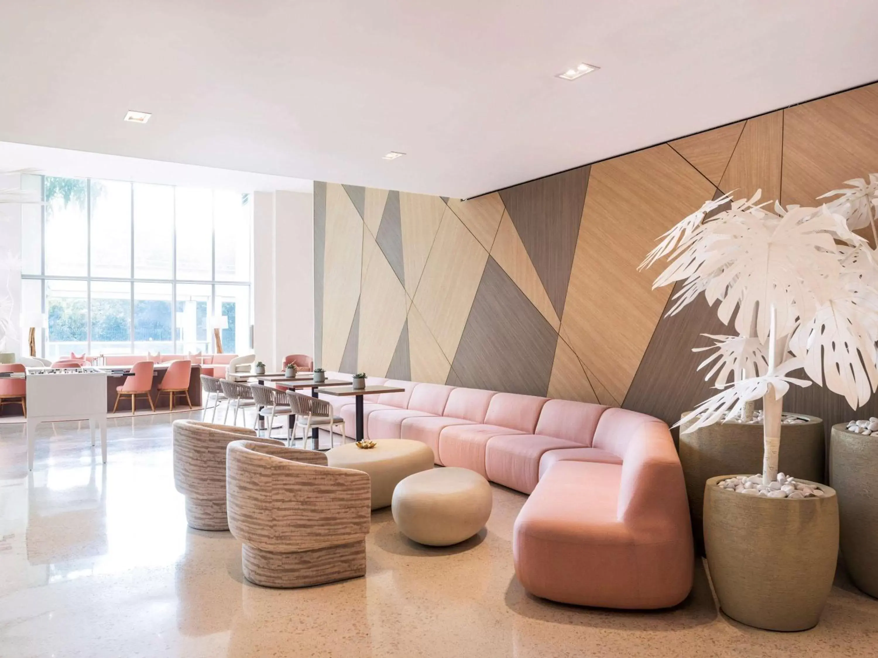 Restaurant/places to eat, Lobby/Reception in Novotel Miami Brickell
