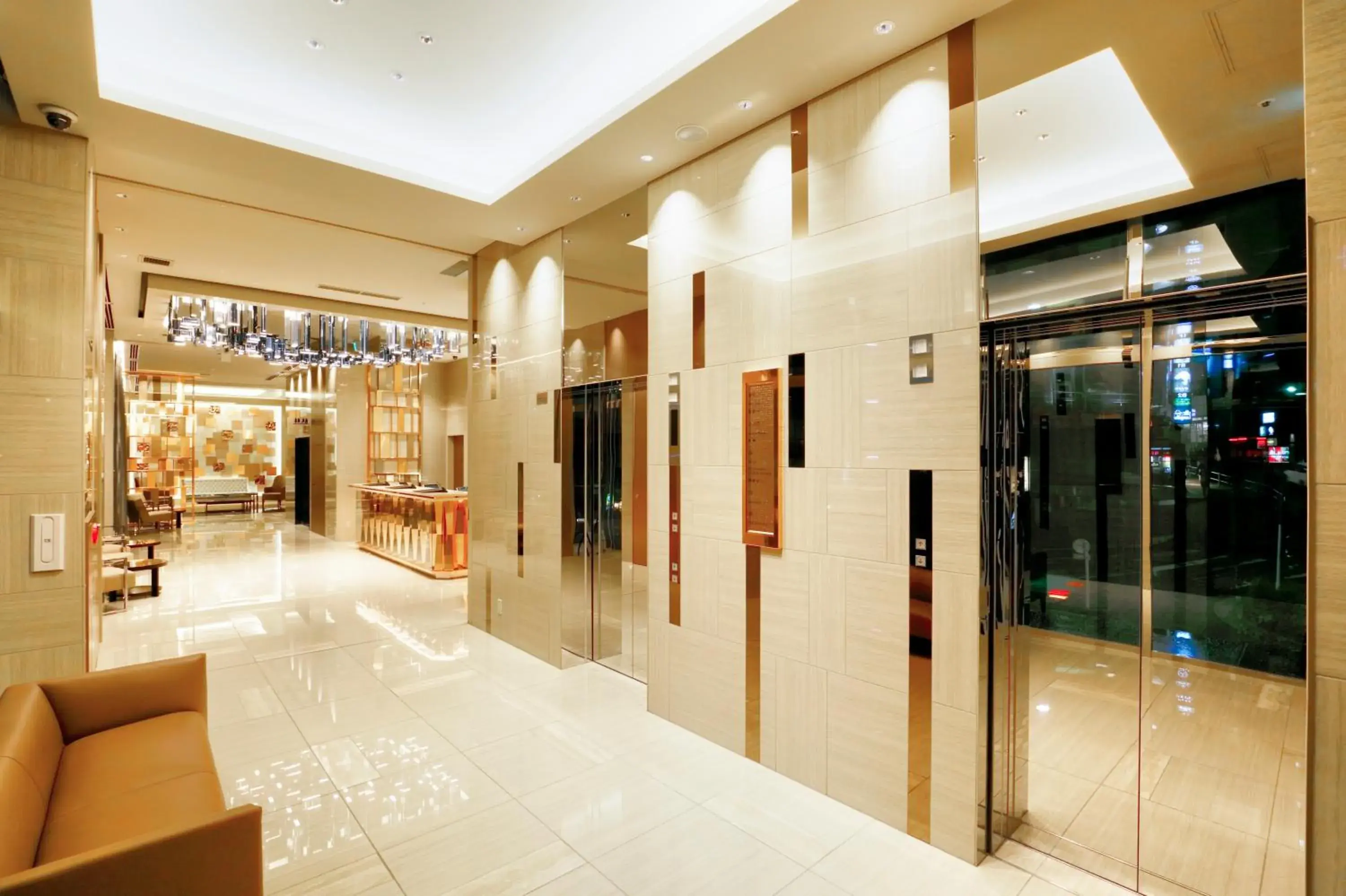 Lobby or reception in Candeo Hotels Tokyo Roppongi