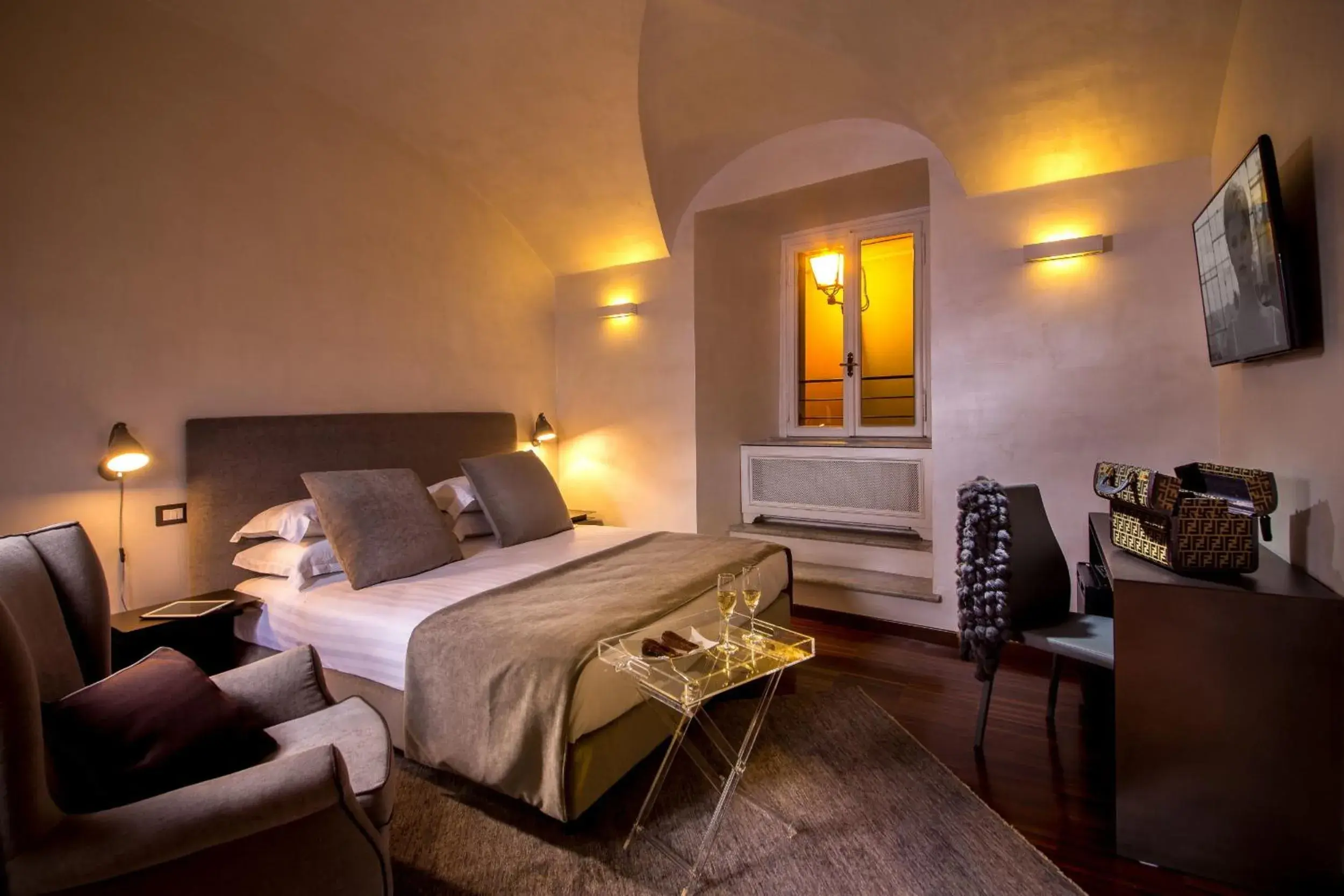 TV and multimedia, Bed in Palazzo De Cupis - Suites and View
