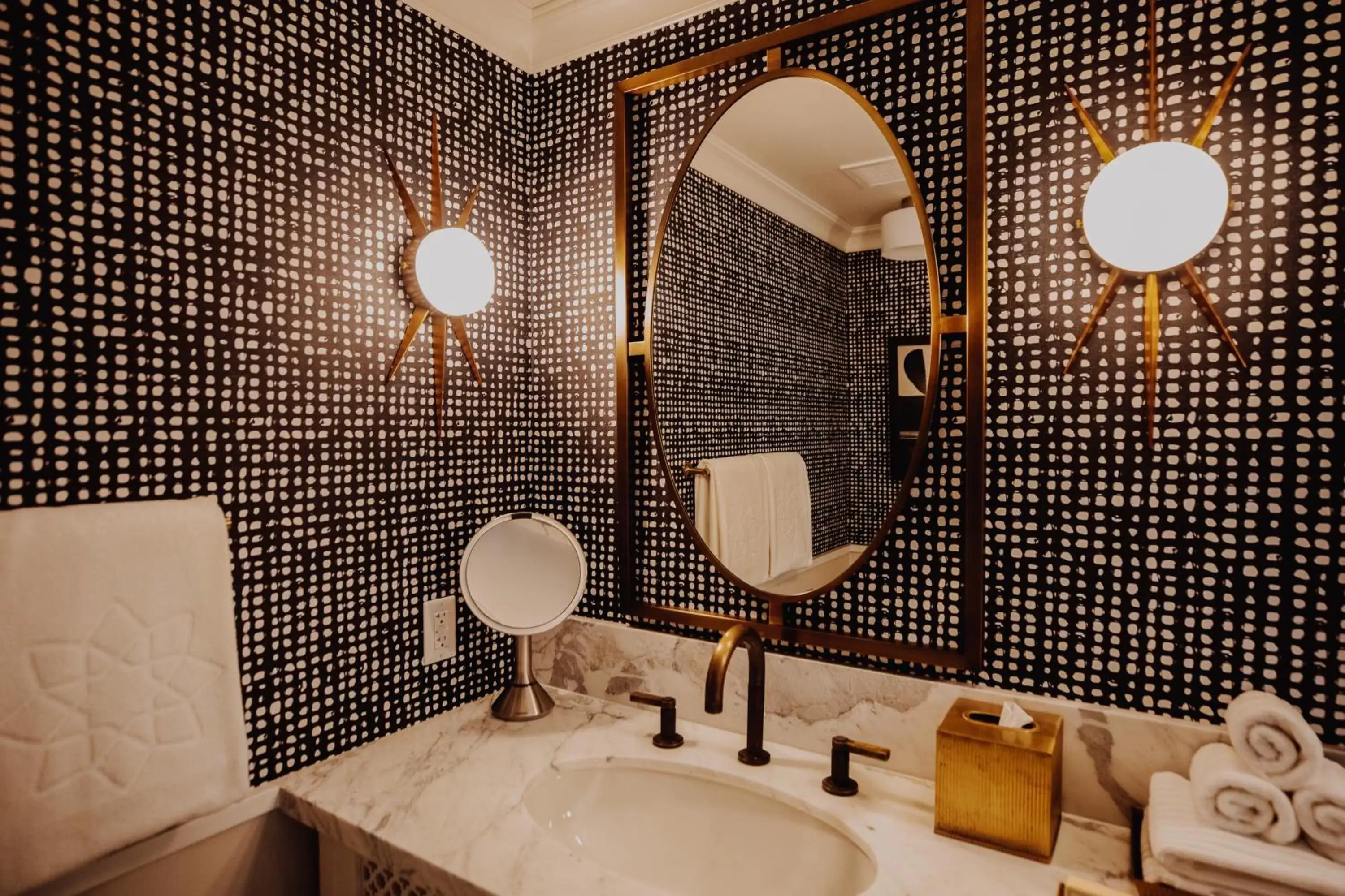 Bathroom in Hotel Californian Bathroom in Hotel Californian