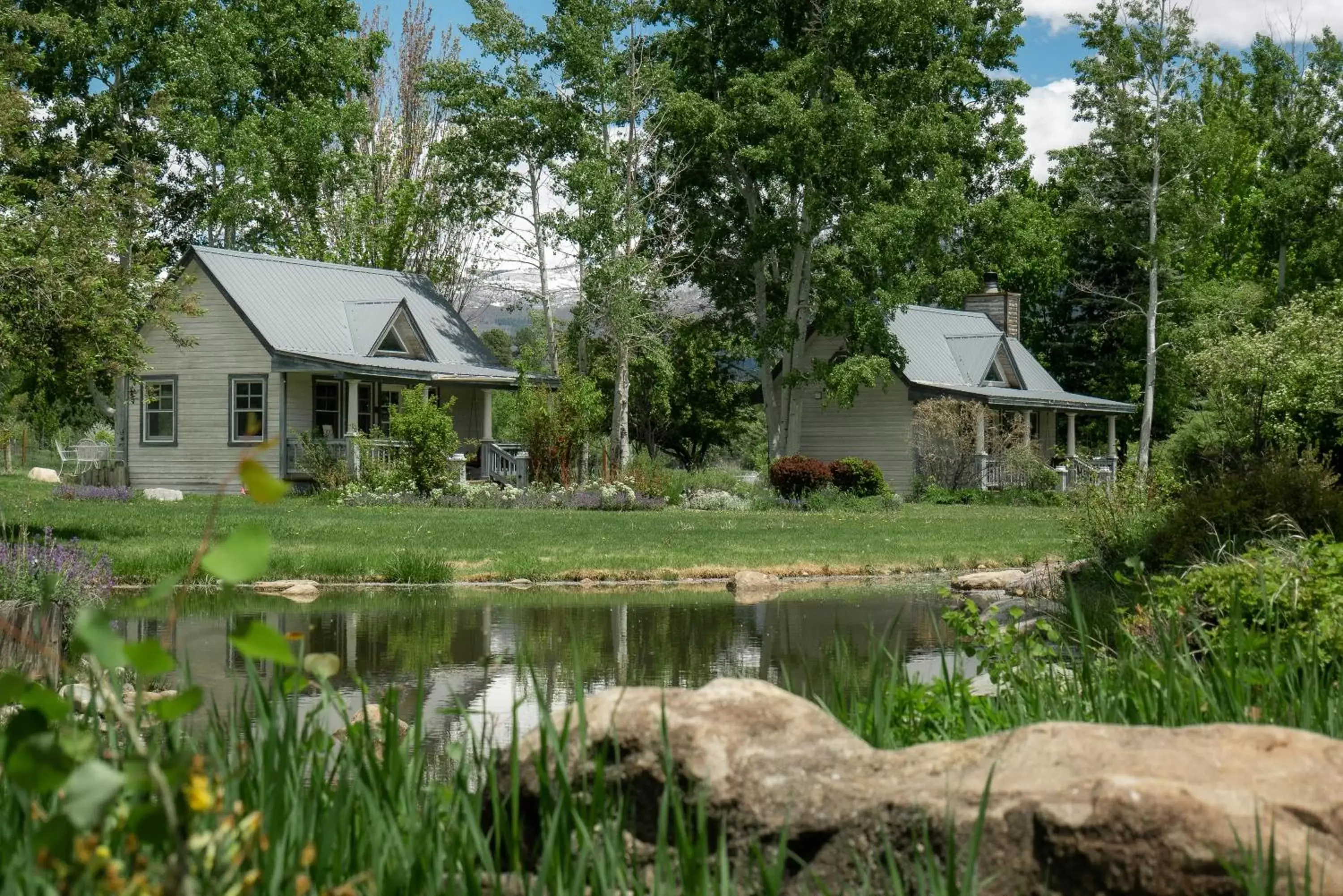 Property Building in Apple Orchard Inn