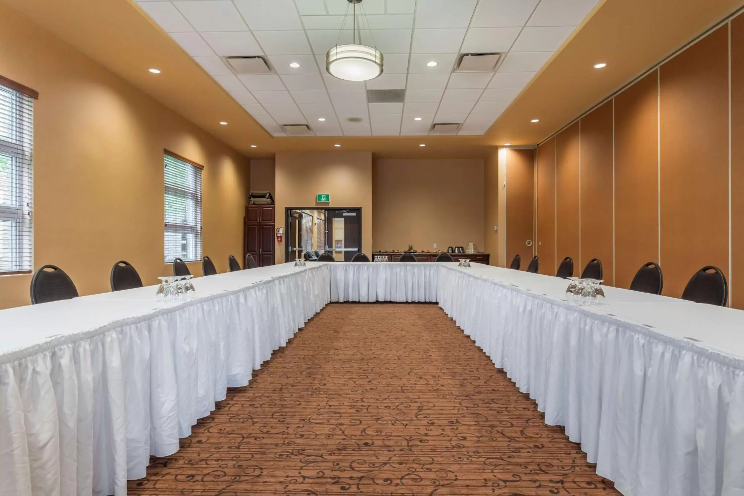 Meeting/conference room in Best Western Plus, Bathurst Hotel & Suites