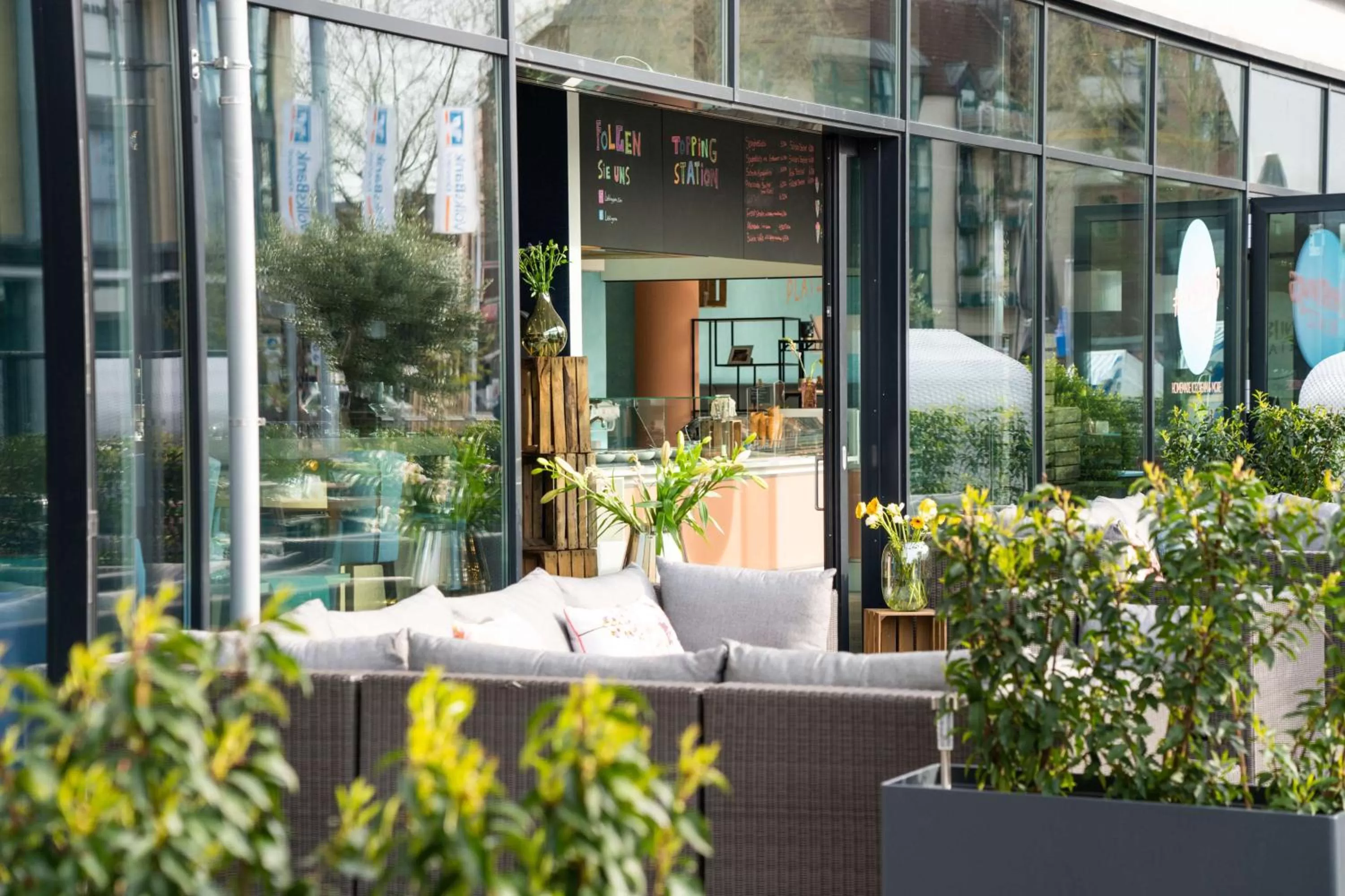 Restaurant/places to eat in elaya hotel kleve