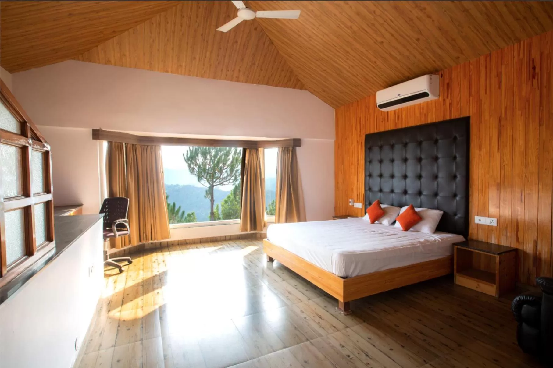 Bedroom in Blue Pine Orchards - Villas