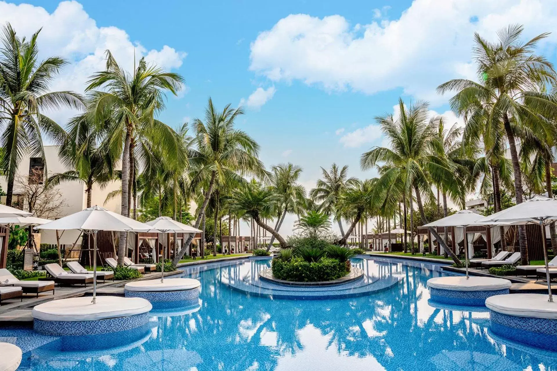 Beach, Swimming Pool in Shilla Monogram Quangnam Danang