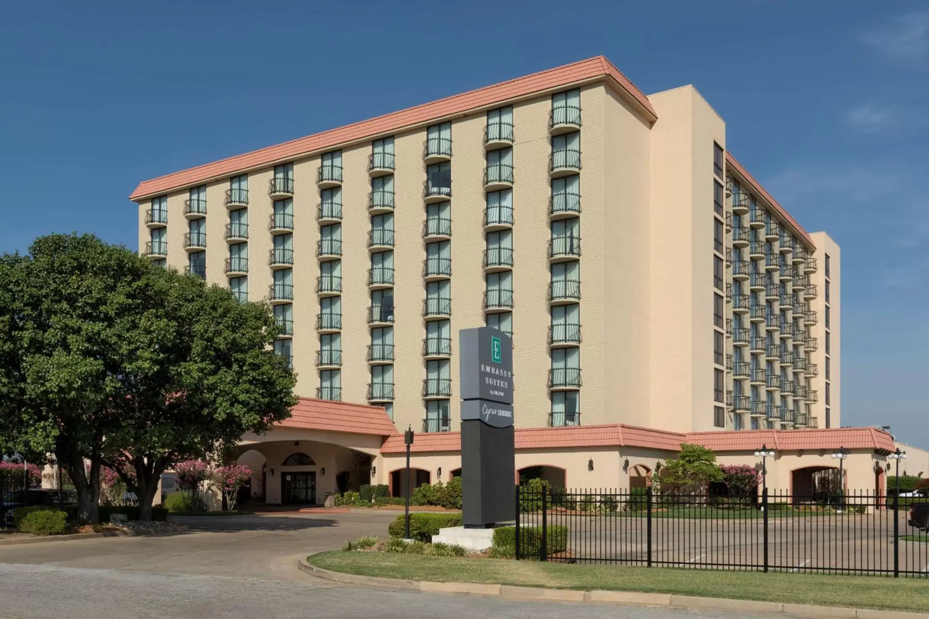 Property Building in Embassy Suites by Hilton Tulsa I-44