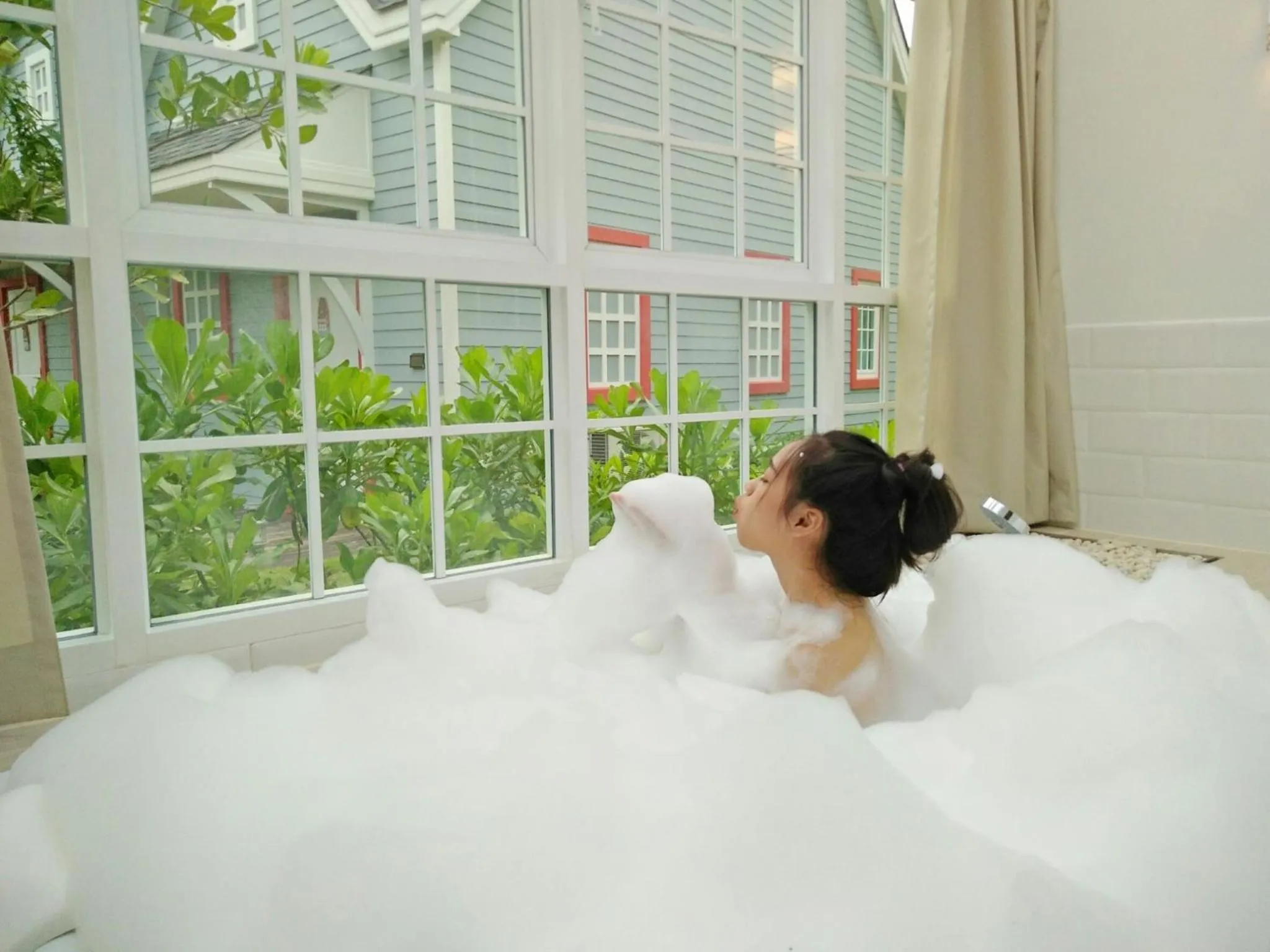 Bathroom, Bed in Peggy's Cove Resort