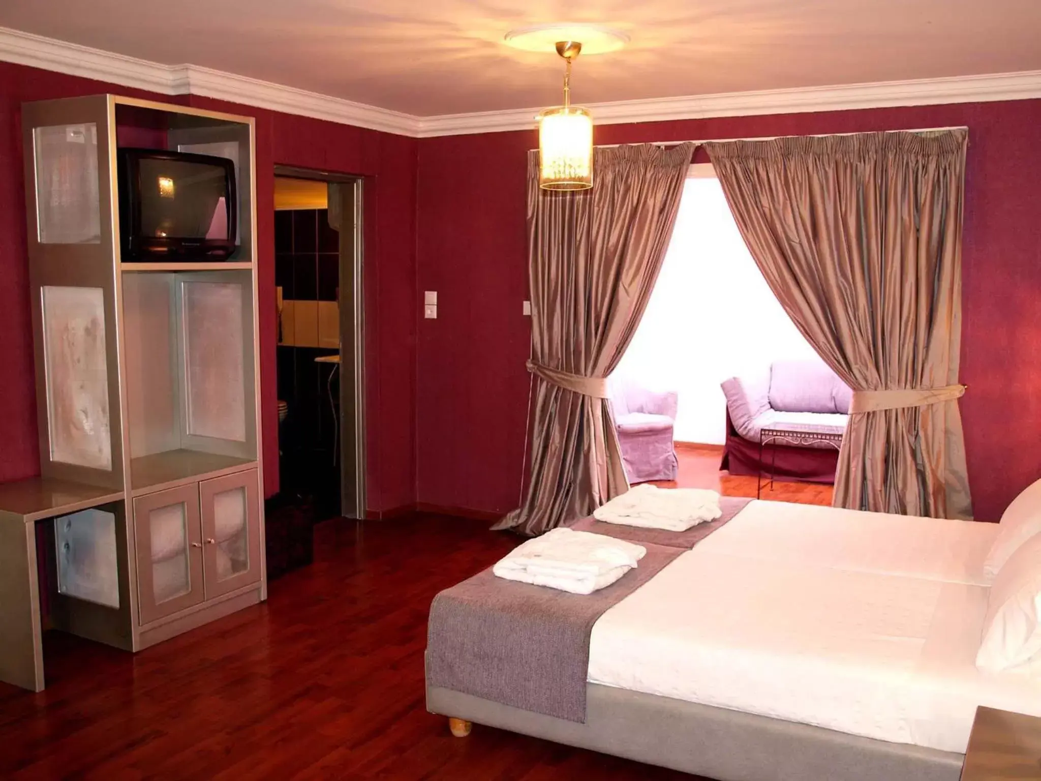 Bedroom, Bed in Delphi Art Hotel by Prima Hotels Bedroom, Bed in Delphi Art Hotel by Prima Hotels