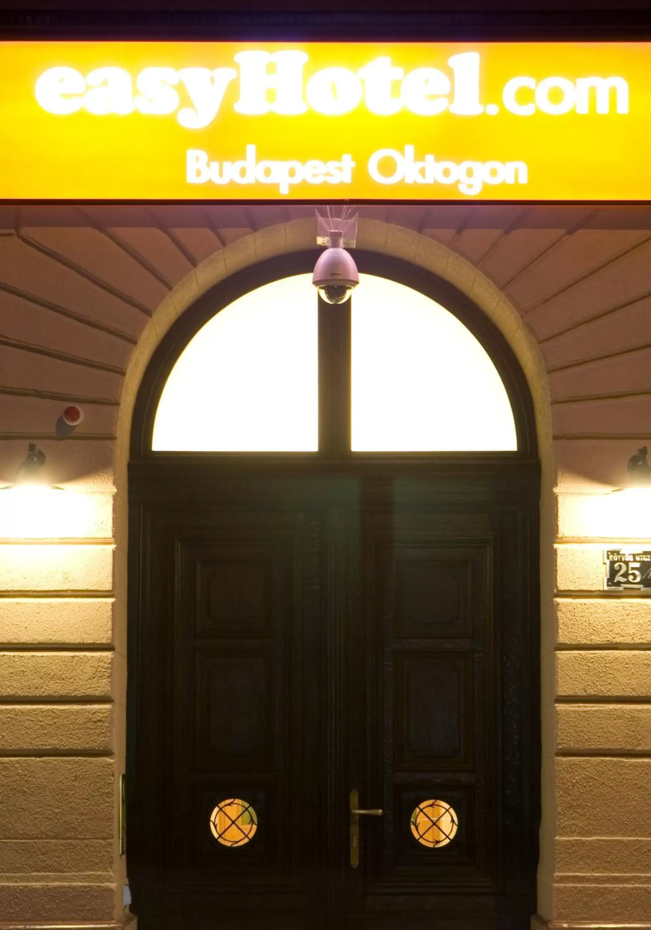 Facade/entrance in easyHotel Budapest Oktogon