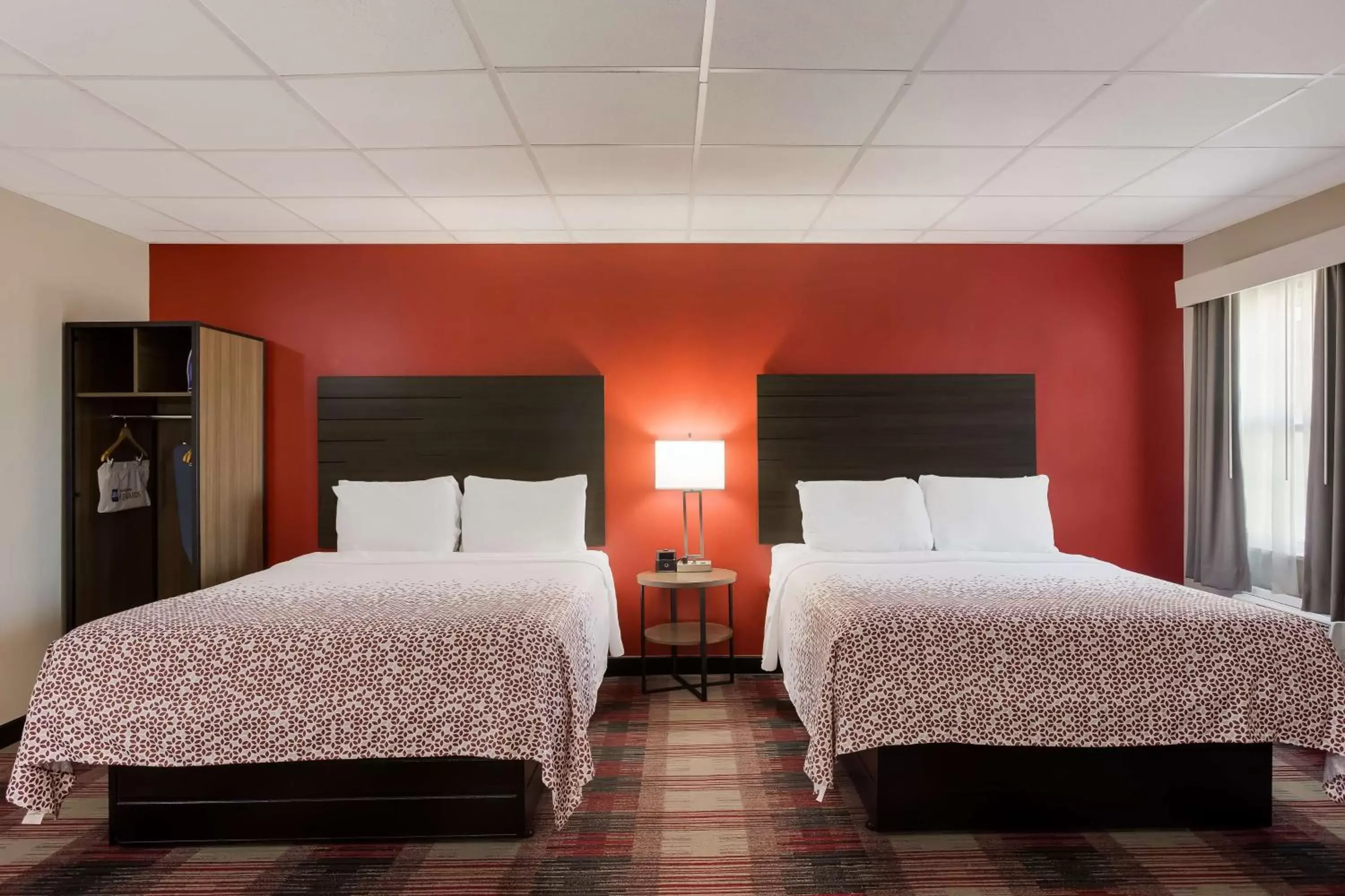 Bedroom, Bed in SureStay Hotel by Best Western Higginsville