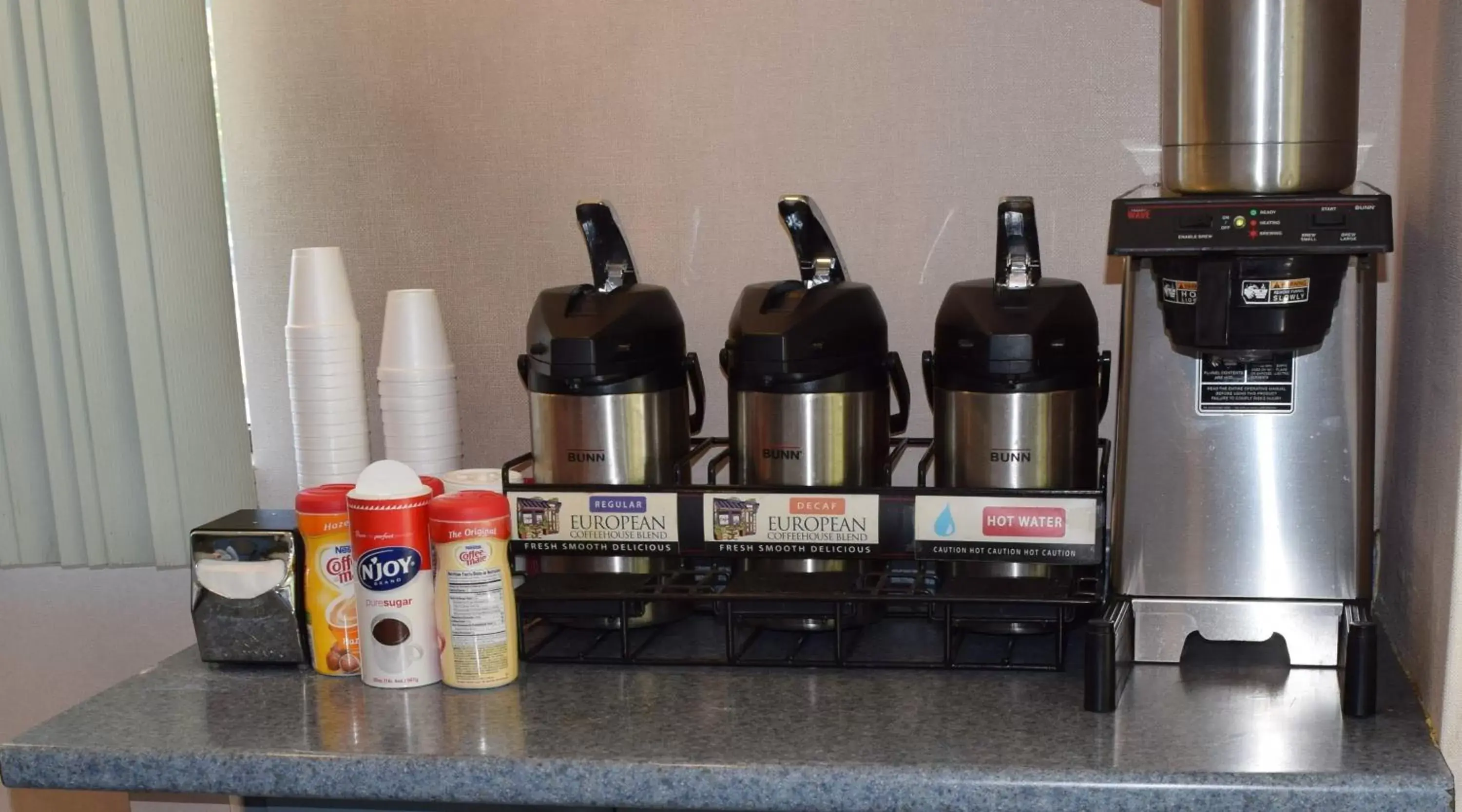 Coffee/tea facilities in Red Roof Inn Pittsburgh North Cranberry Township