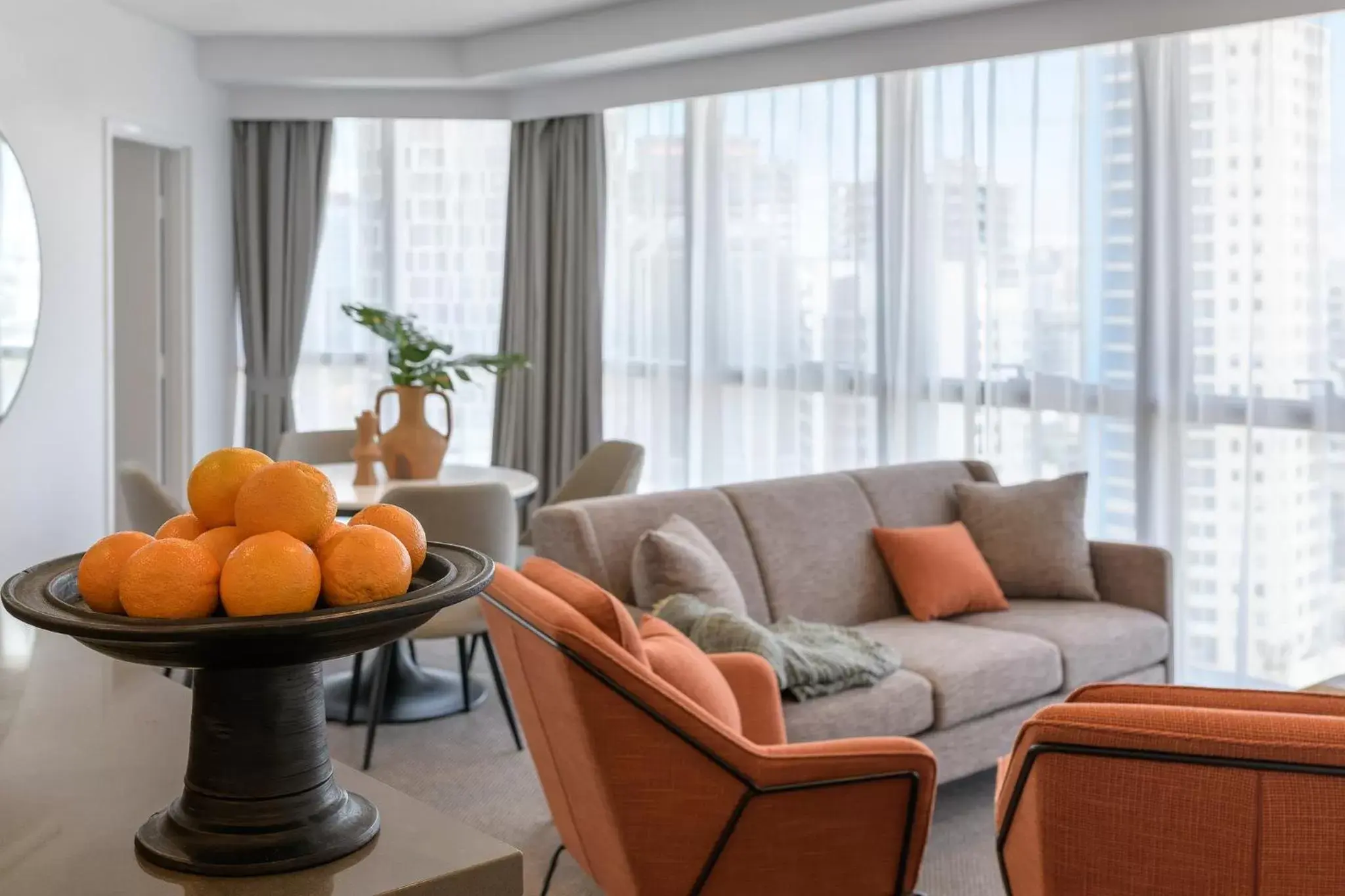 Living room, Seating Area in Meriton Suites Adelaide Street, Brisbane