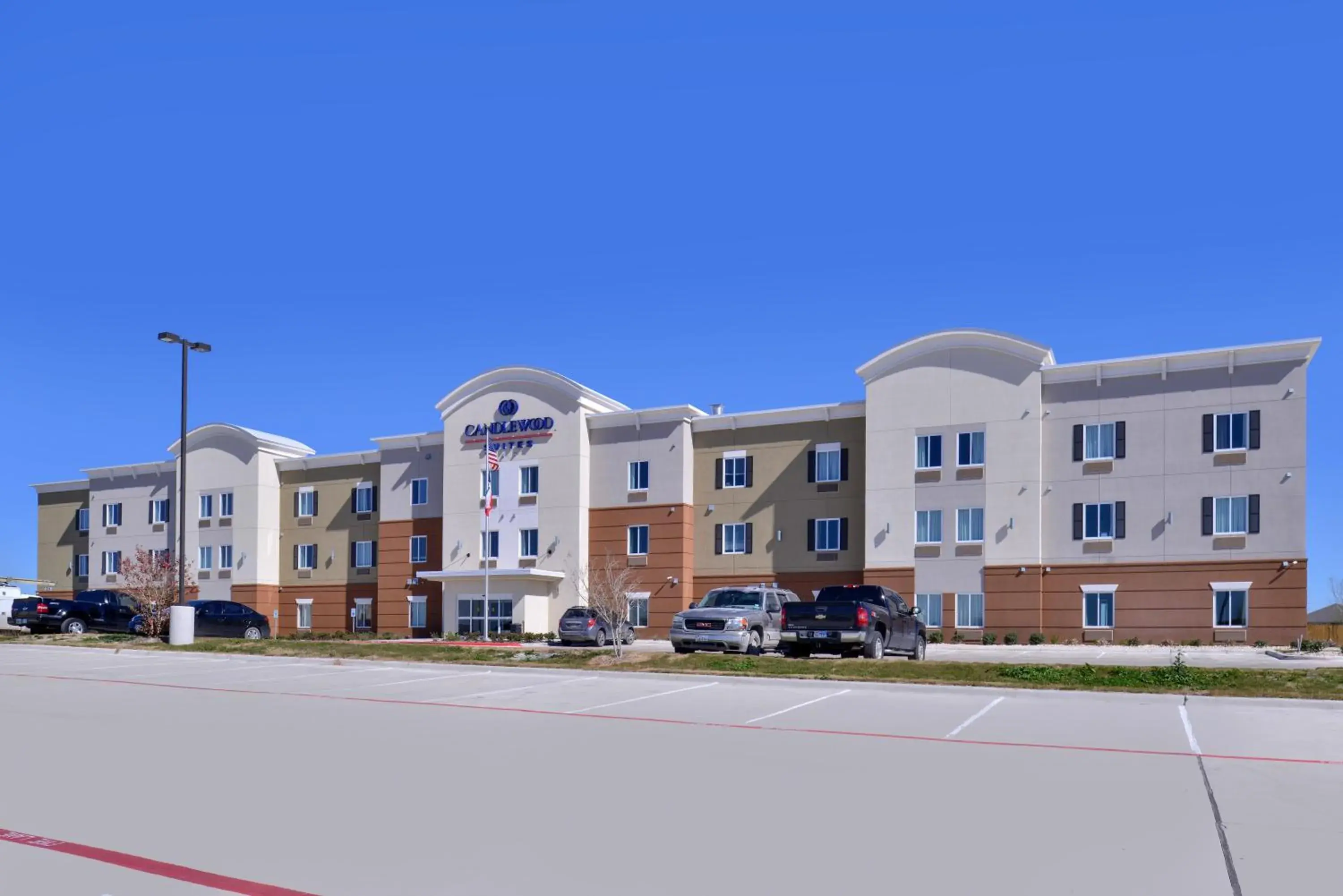 Property Building in Candlewood Suites Kenedy, an IHG Hotel