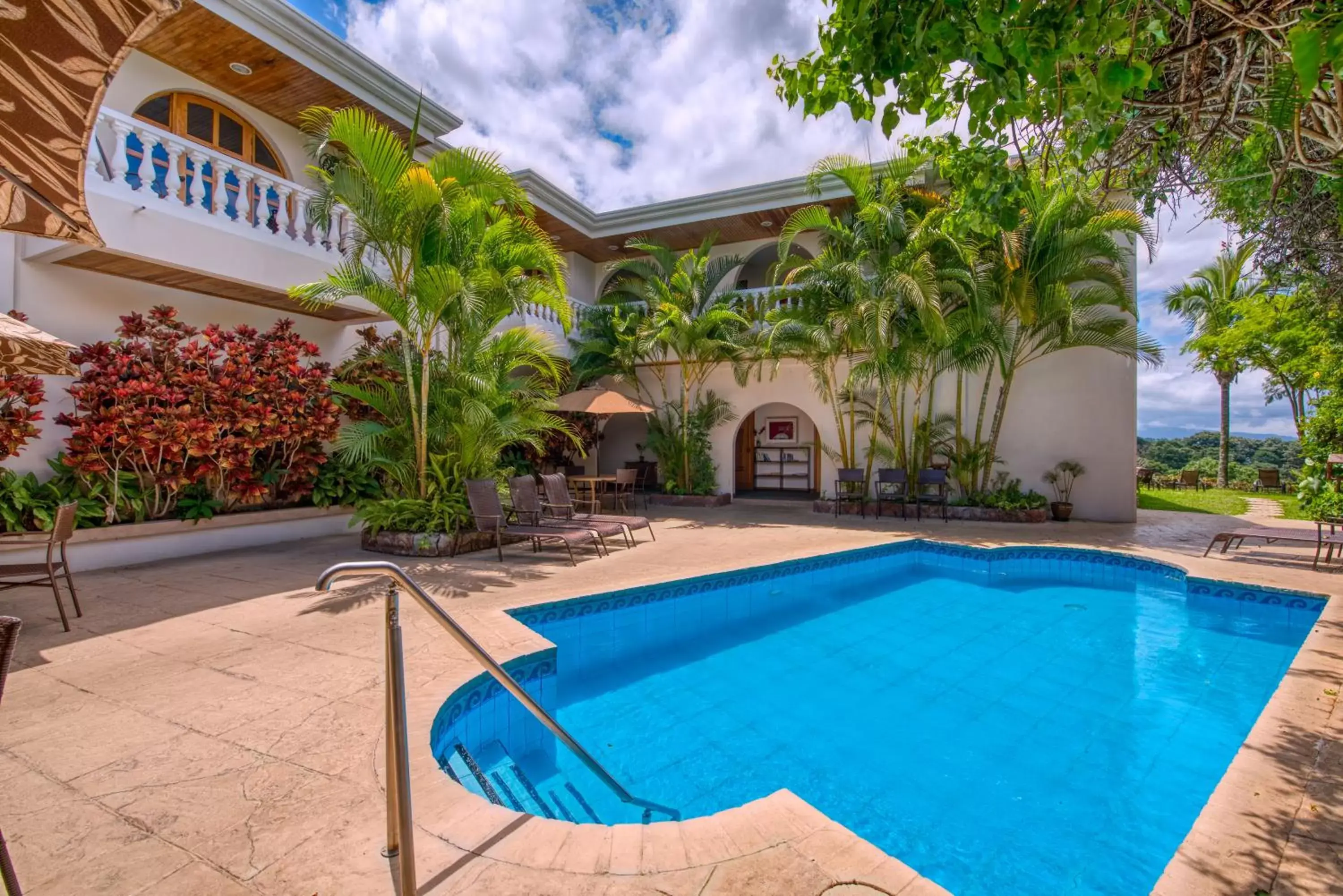 Property building, Swimming Pool in Buena Vista Chic Hotel