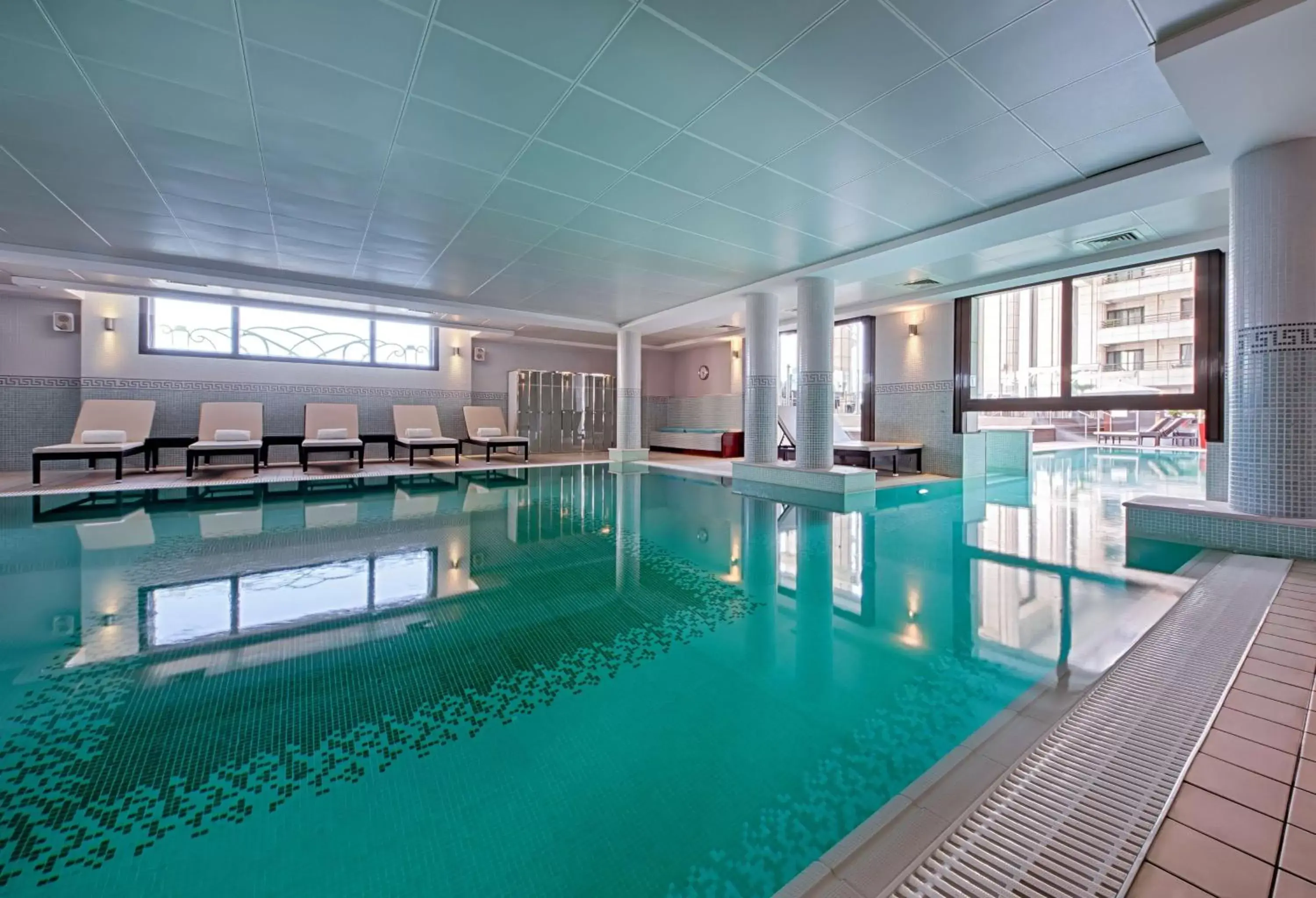 Swimming pool in Hyatt Regency Nice Palais de la Méditerranée Swimming pool in Hyatt Regency Nice Palais de la Méditerranée