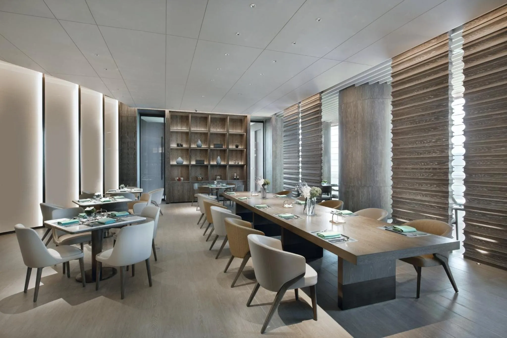 Restaurant/places to eat in Crowne Plaza Wuhan Optics Valley by IHG