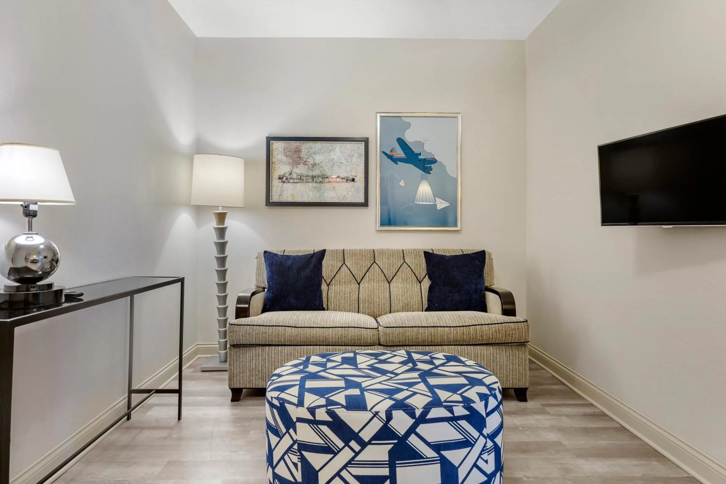 Living room, Bed in Bluegreen Vacations Club 36, an Ascend Collection Resort