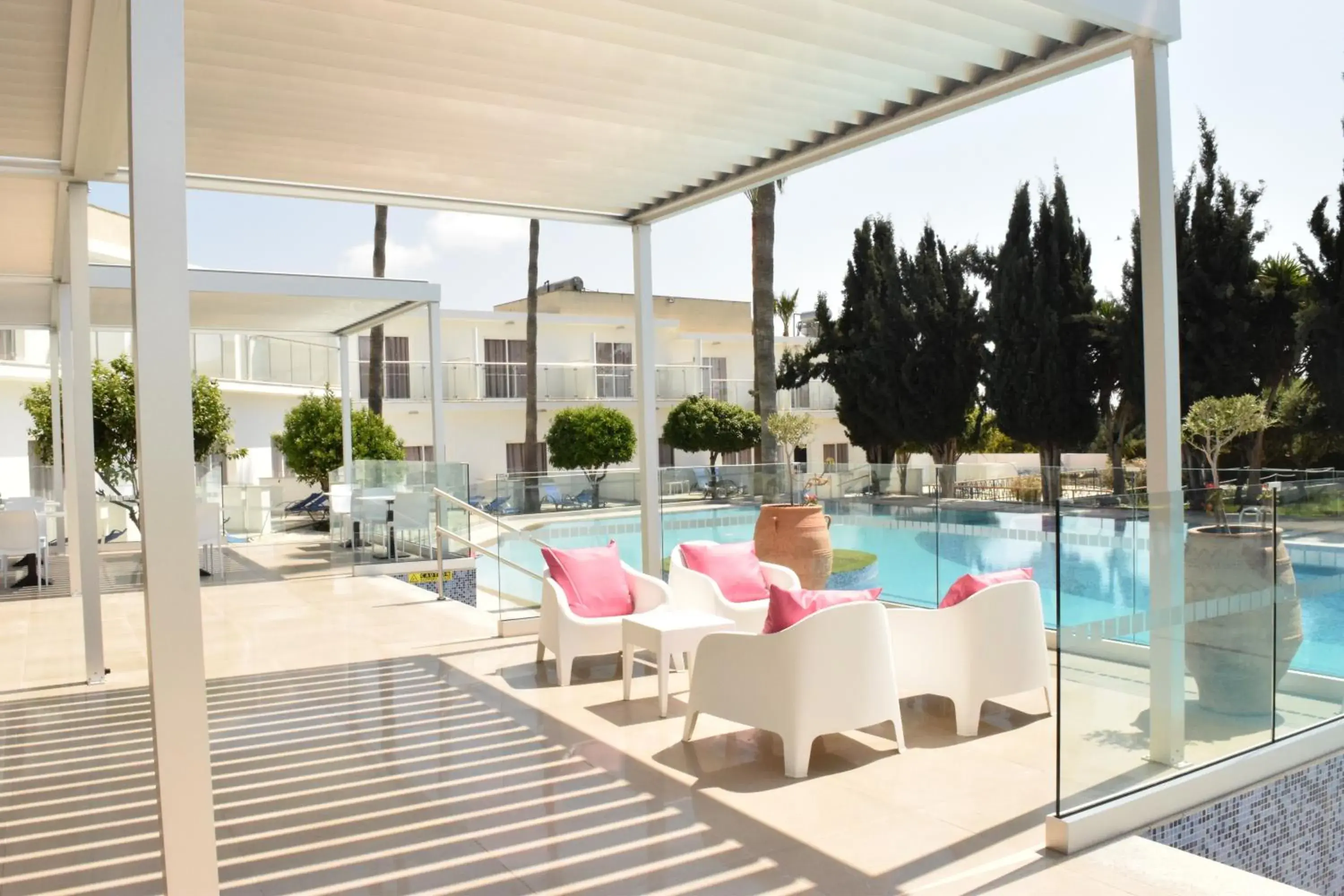 Garden, Swimming Pool in Fedrania Gardens Hotel