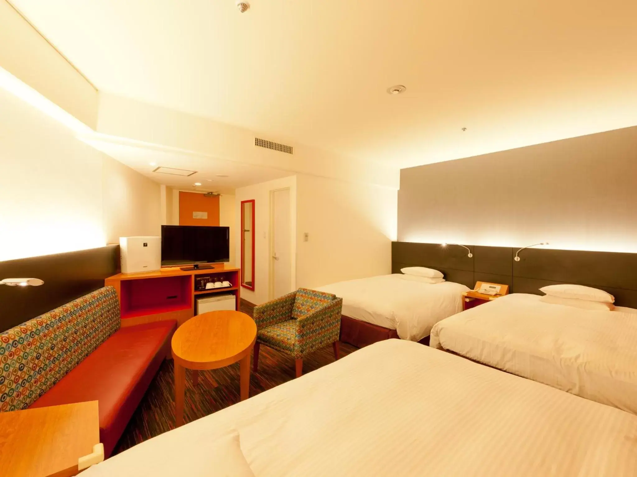 Photo of the whole room, Room Photo in Hotel Nikko Narita