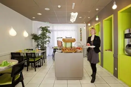 Restaurant/places to eat in ibis Styles Saint Brieuc Gare Centre