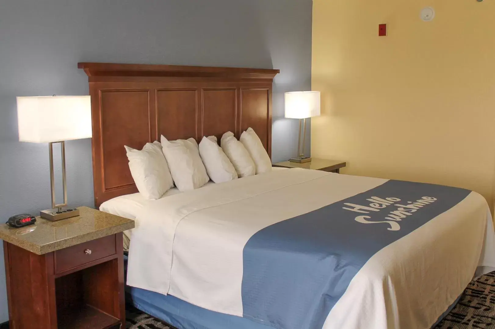 Bed in Days Inn by Wyndham Batavia Ohio