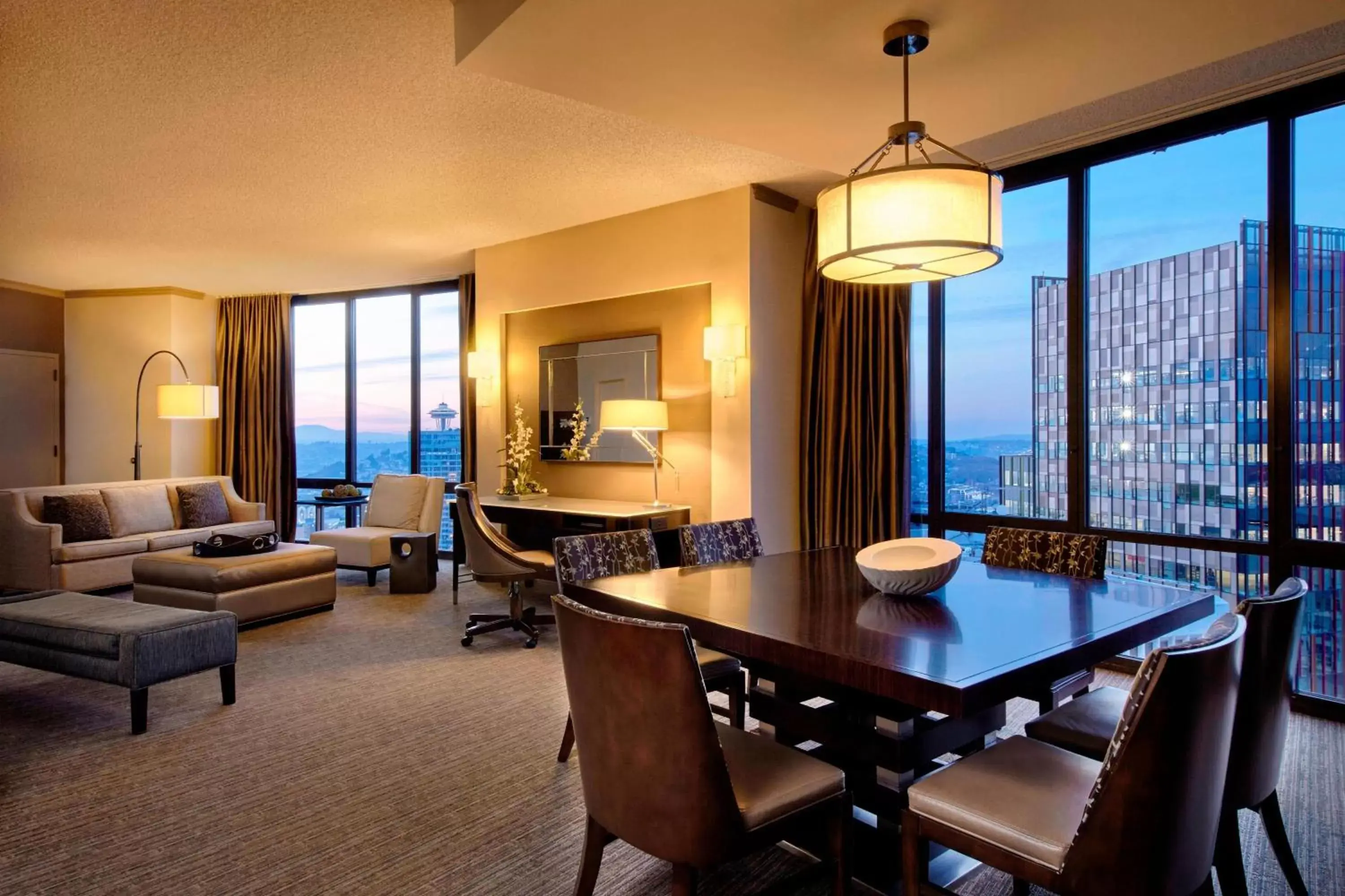 Photo of the whole room, Dining Area in The Westin Seattle