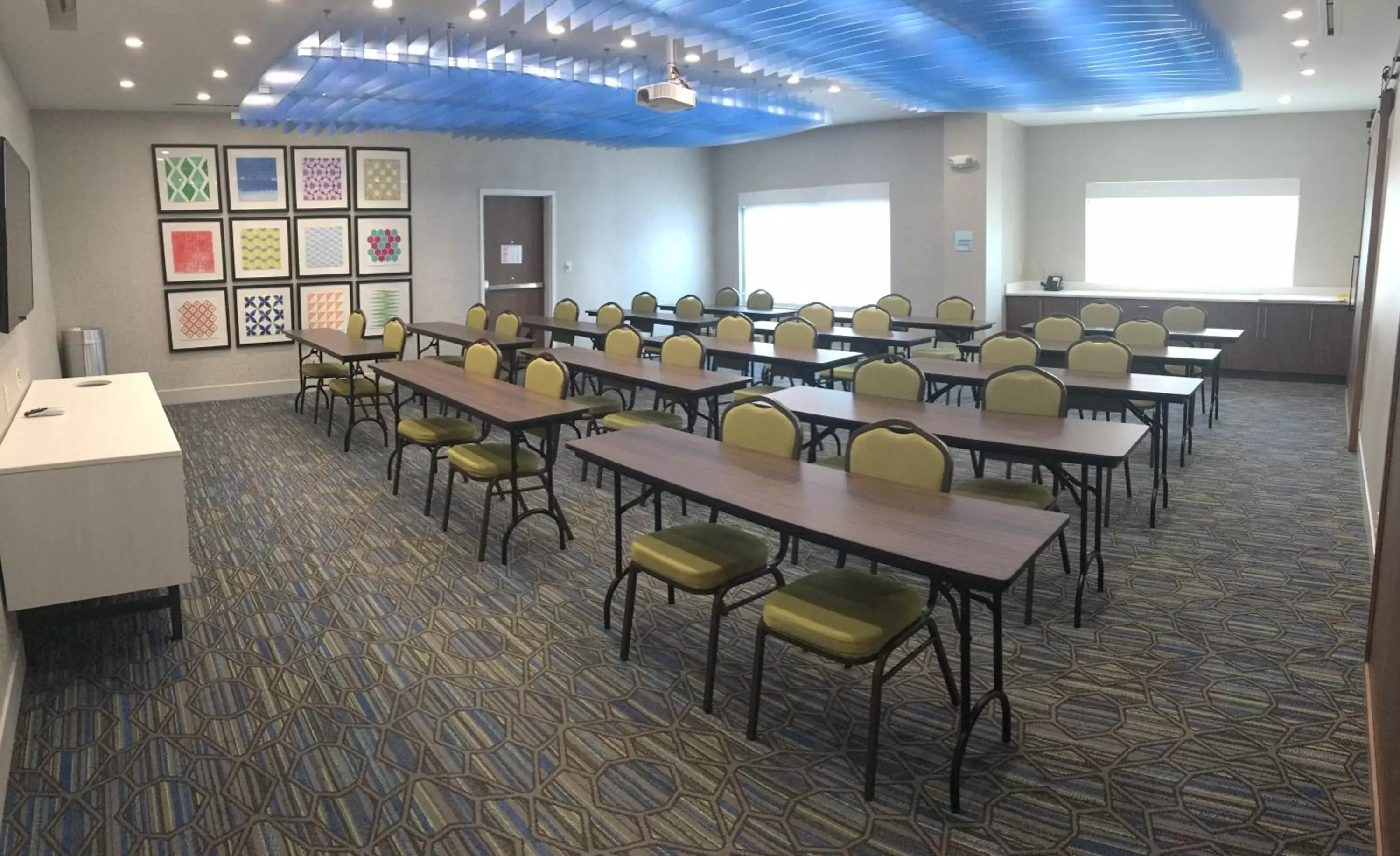 Meeting/conference room in Holiday Inn Express & Suites - Southaven Central - Memphis, an IHG Hotel