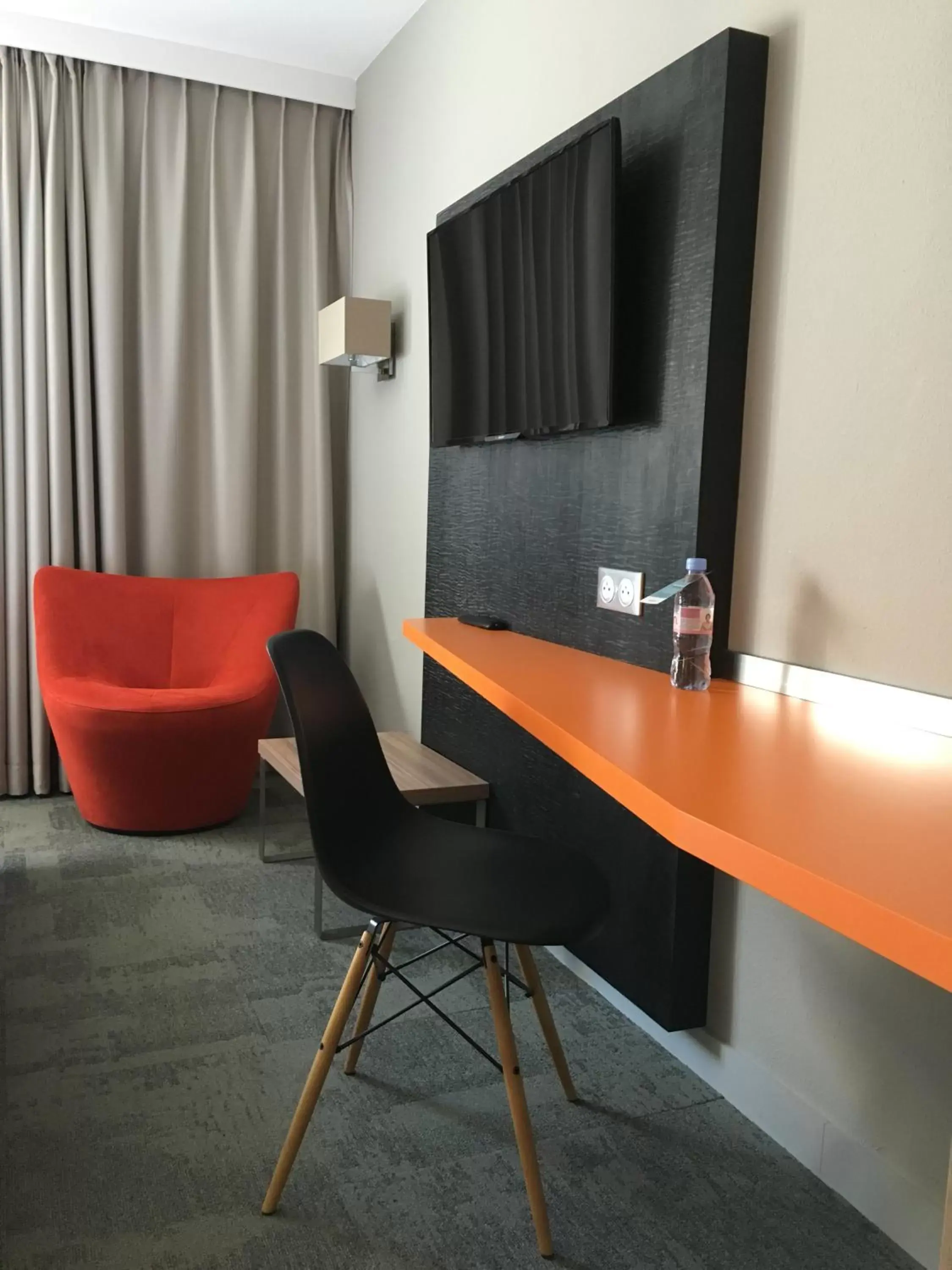 TV and multimedia, Seating Area in Mercure Colmar Centre Unterlinden