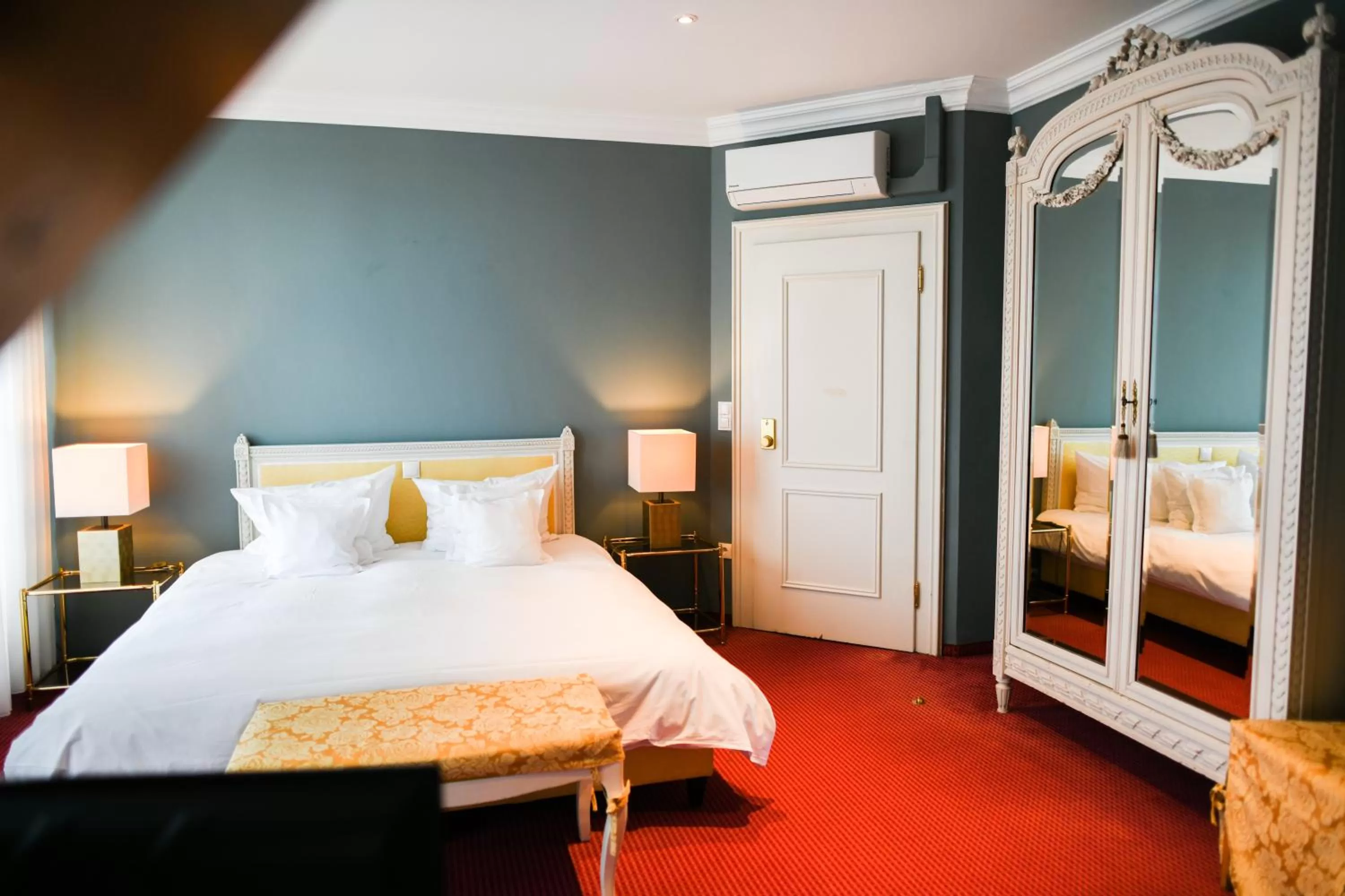 Bedroom, Bed in Hotel Bamberger Hof Bellevue