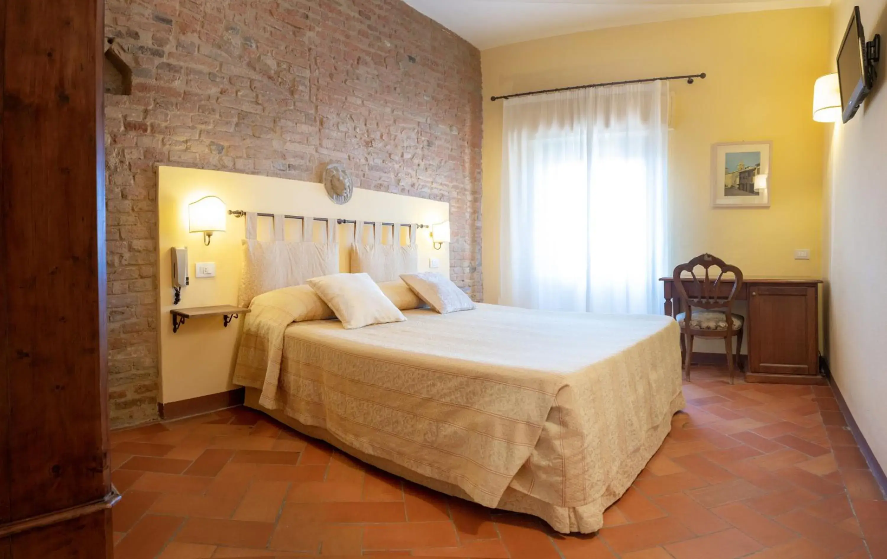 Photo of the whole room, Bed in Hotel Il Castello