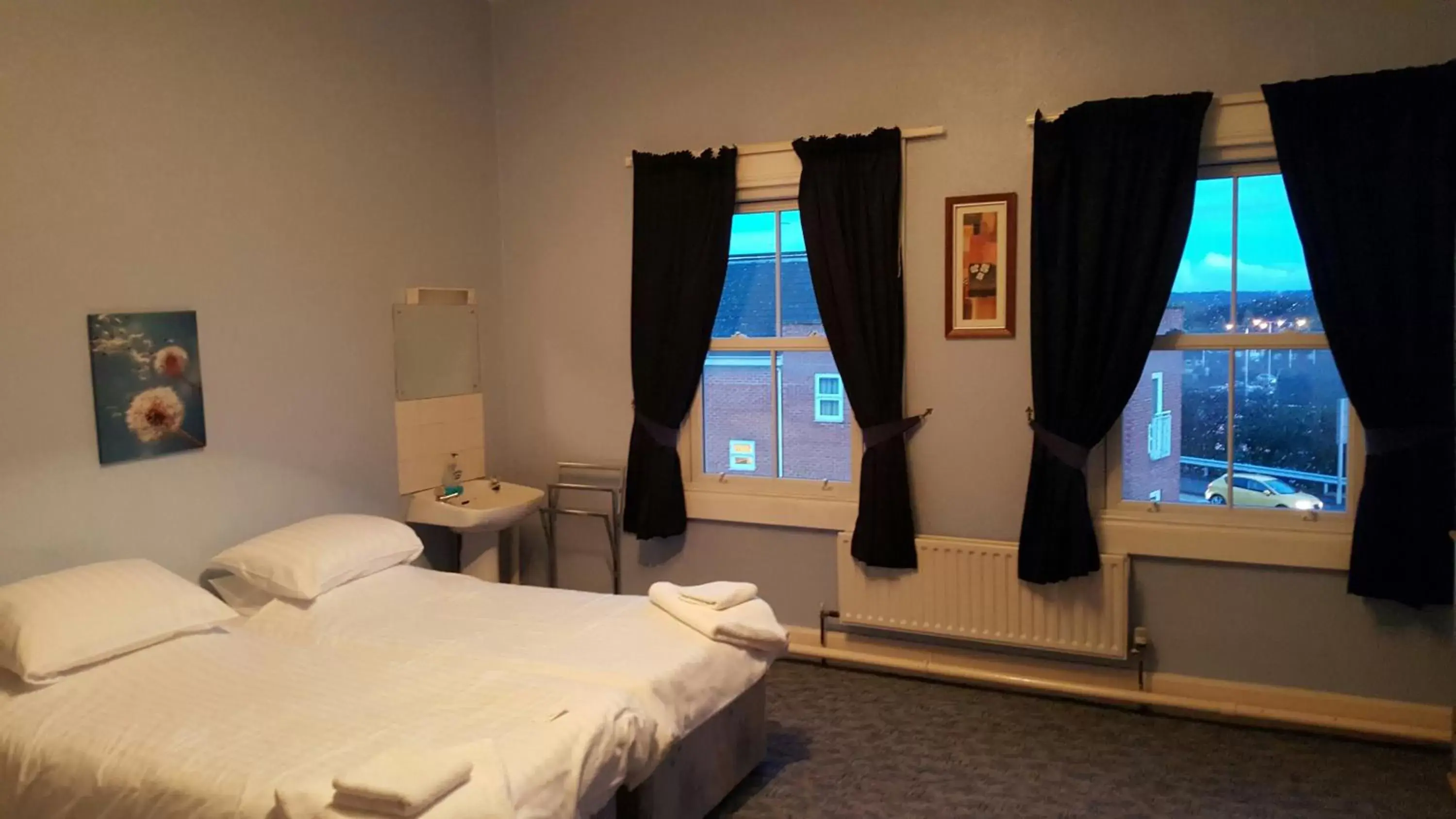 Photo of the whole room, Bed in Station Hotel