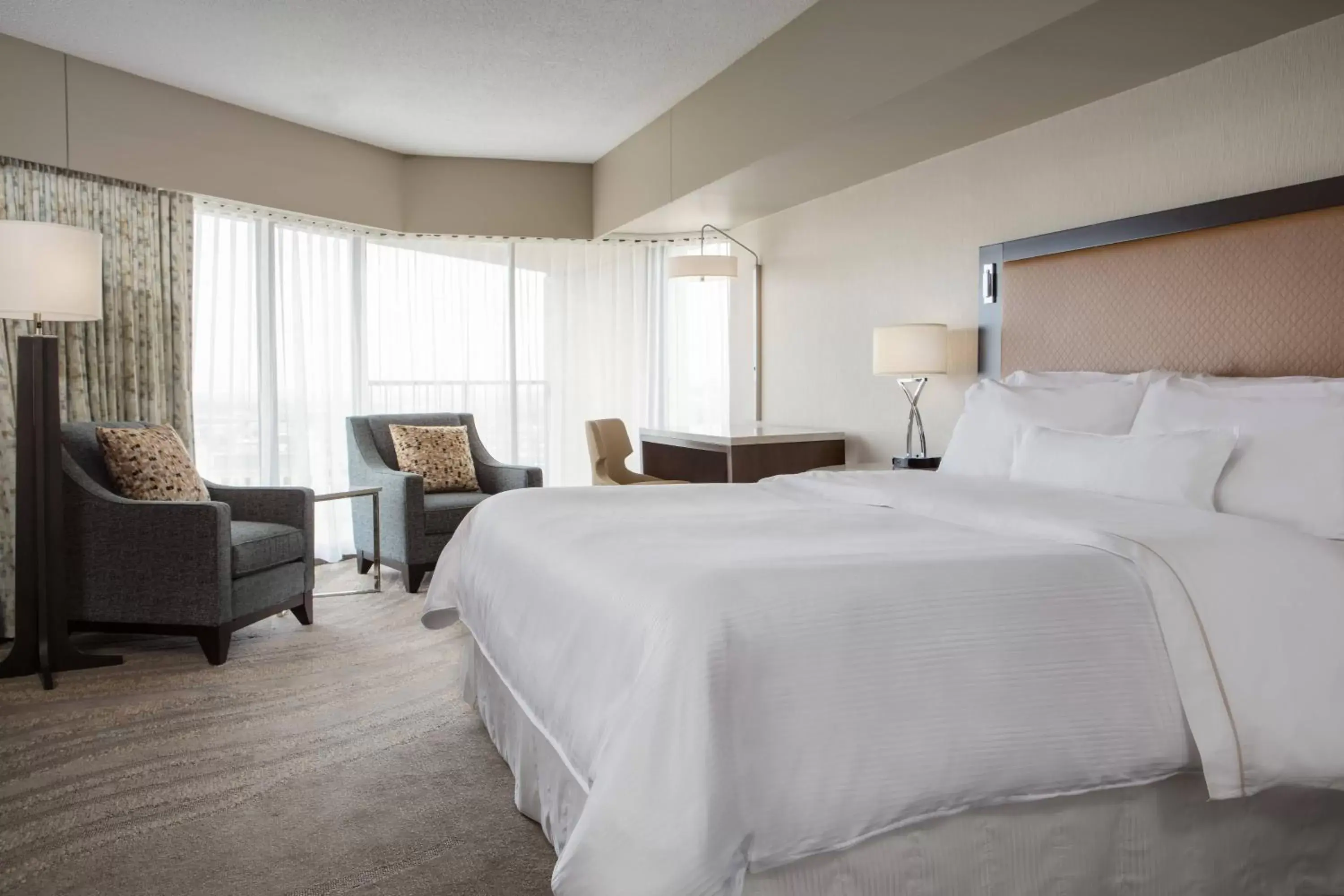 Photo of the whole room, Bed in The Westin Kansas City at Crown Center