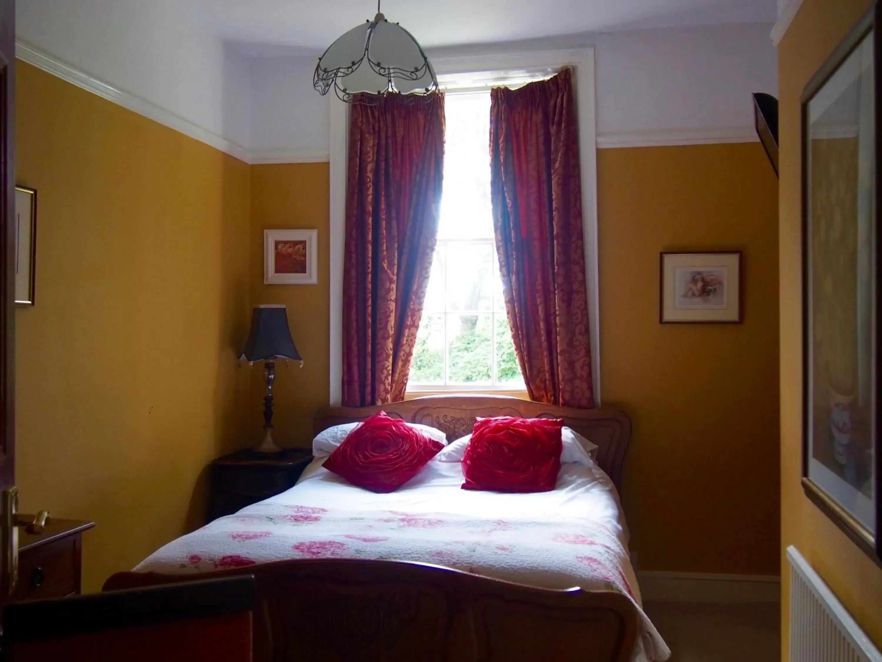 Bedroom, Bed in Wrangham House