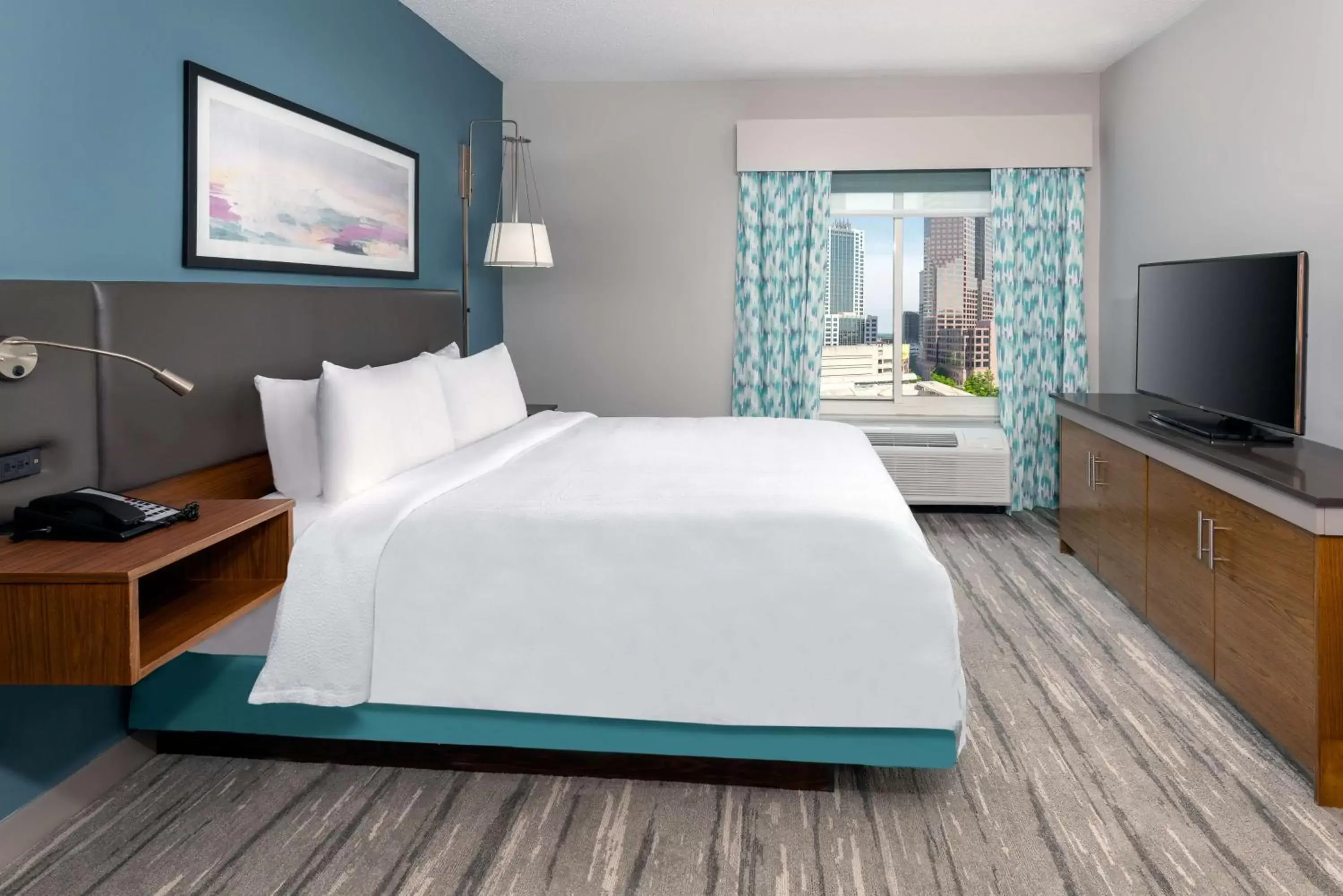 Bed in Hilton Garden Inn Charlotte Uptown