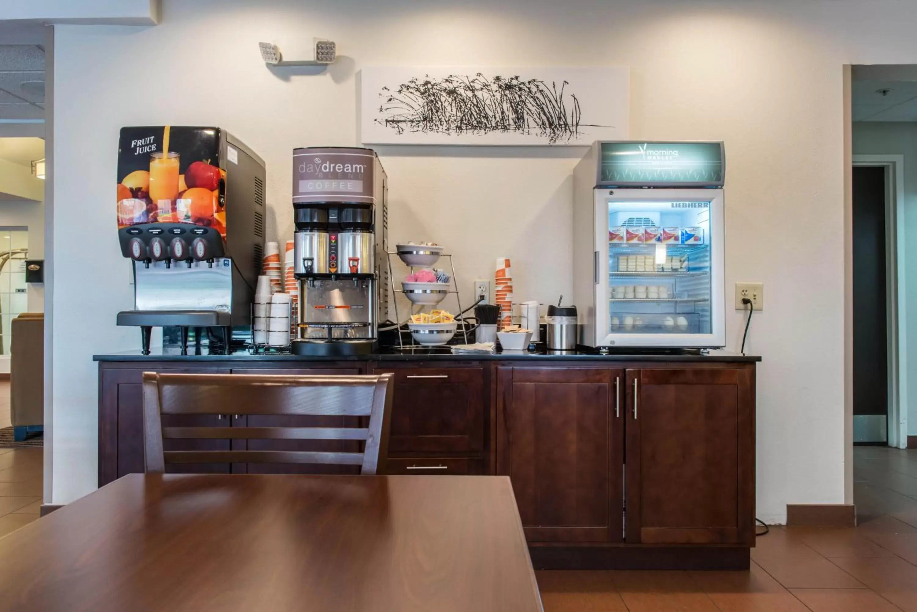 Coffee/tea facilities in Mainstay Suites Pittsburgh Airport