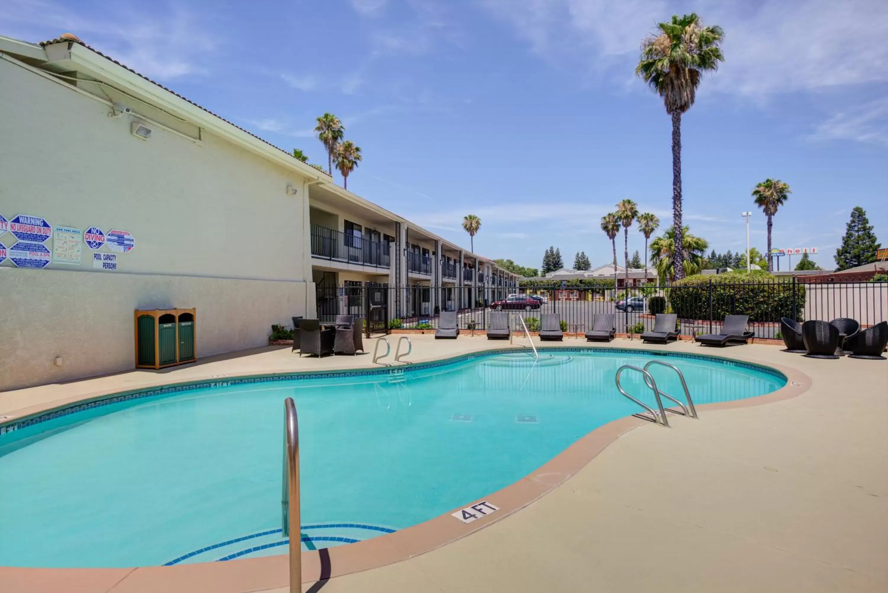 Swimming Pool in Best Western Sandman Hotel