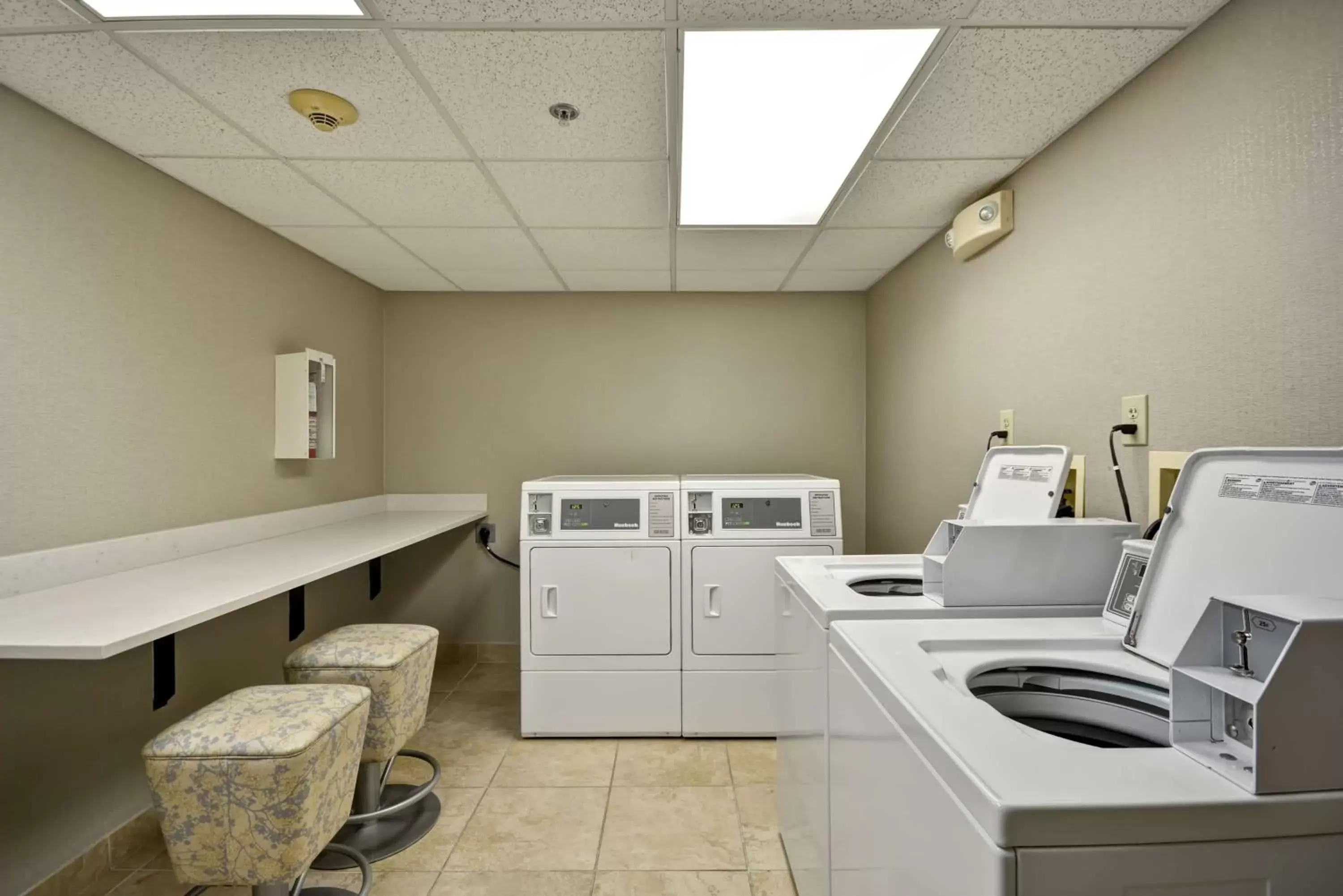 Property building, Kitchen/Kitchenette in Homewood Suites Durham-Chapel Hill I-40