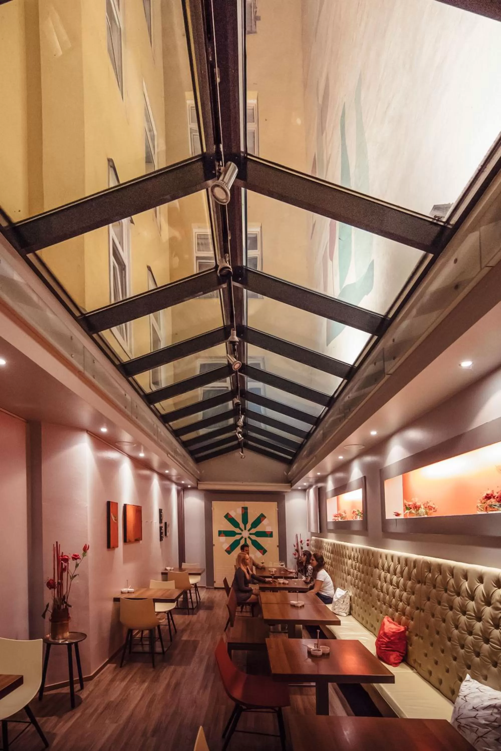 Communal lounge/ TV room in Hotel Rathaus - Wein & Design