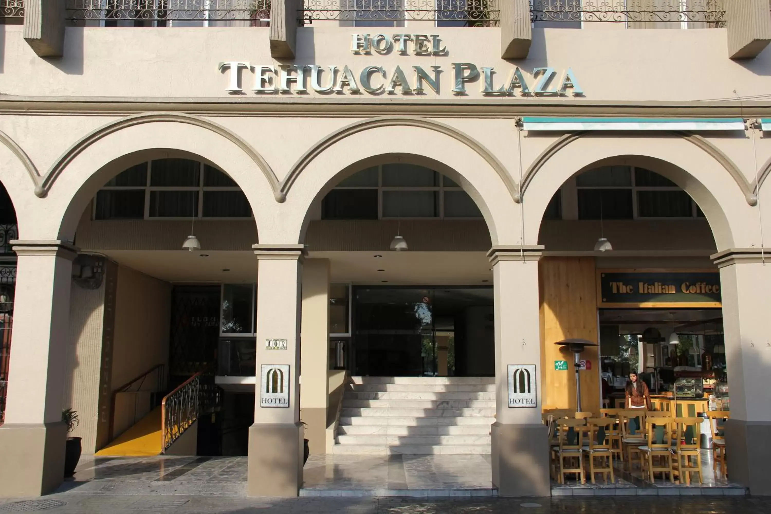 Facade/entrance, Property Building in Hotel Tehuacan Plaza