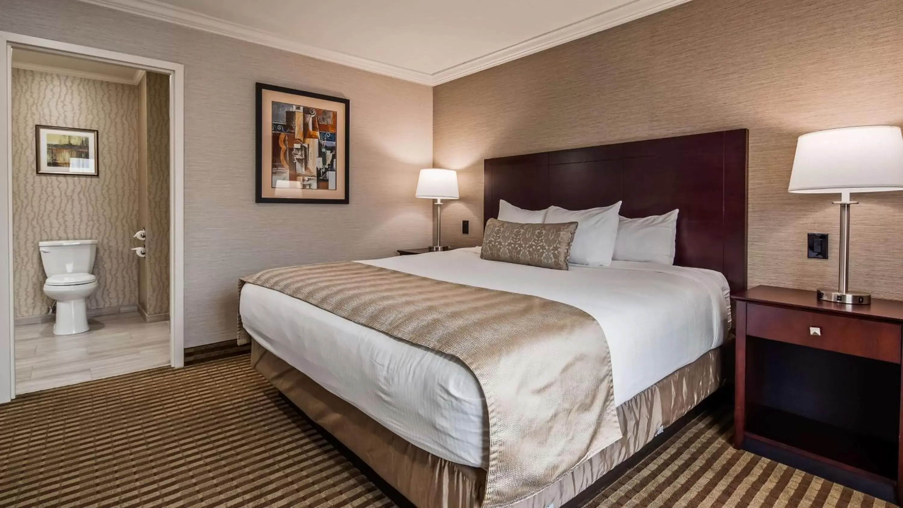 Photo of the whole room, Bed in Inn at Mendehall Photo of the whole room, Bed in Inn at Mendehall