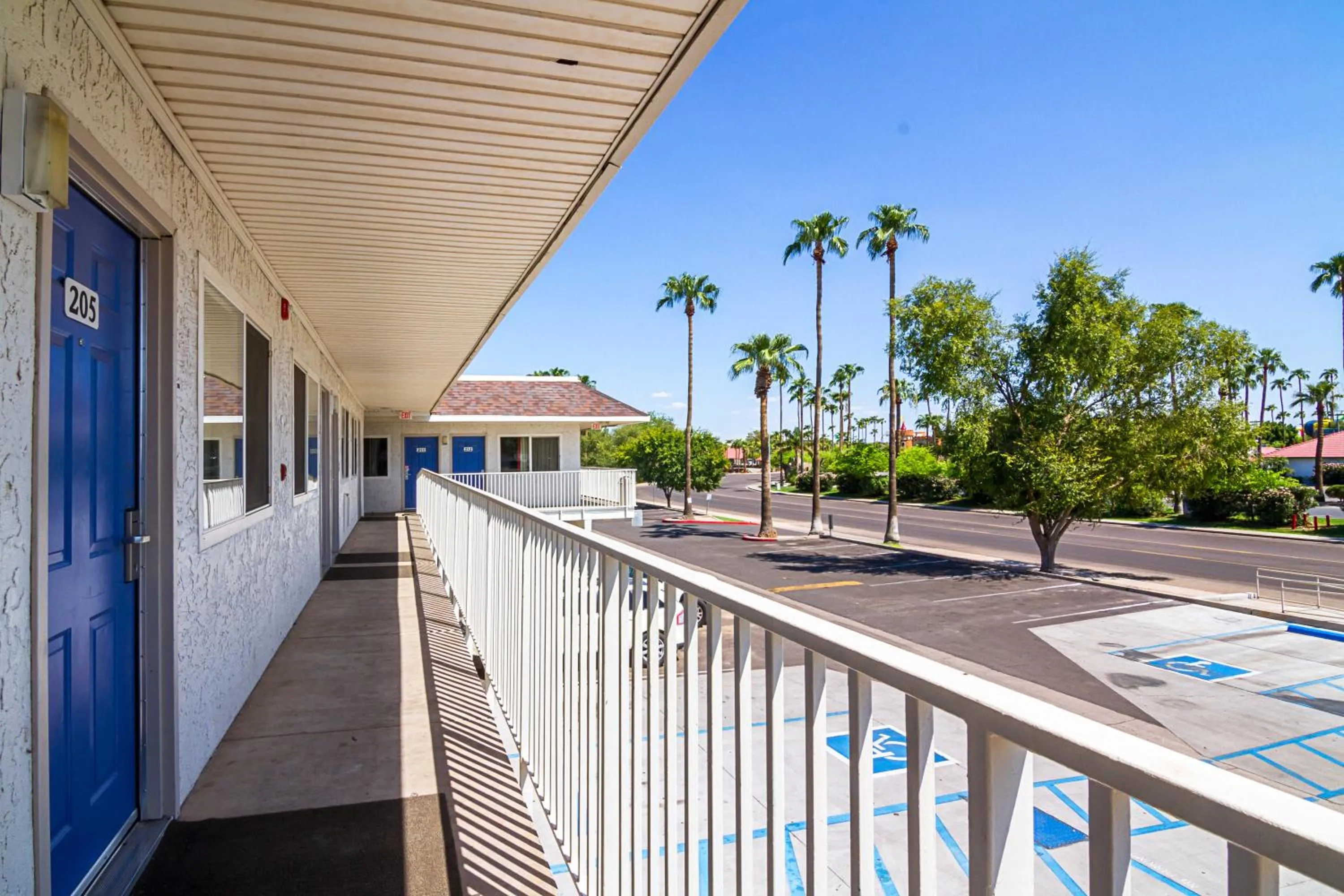 Facade/entrance in Motel 6 Mesa North