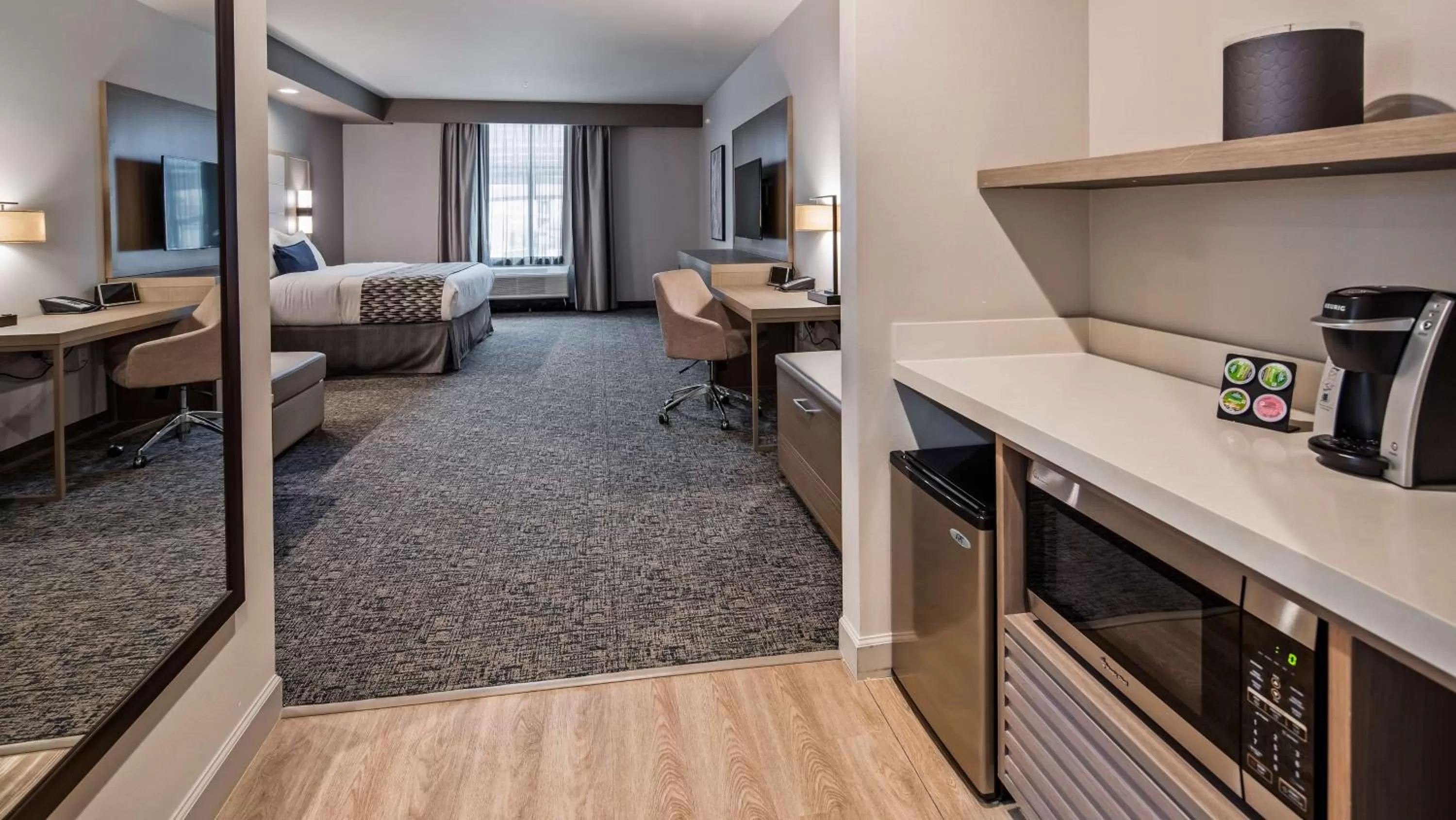 Photo of the whole room in Best Western Premier Energy Corridor